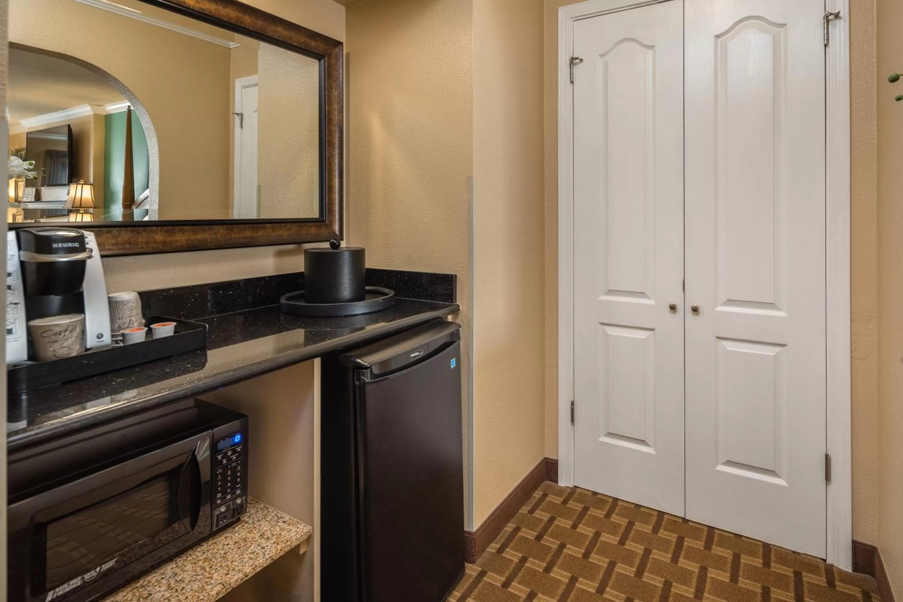 Kitchen or kitchenette in Stage Coach Lodge