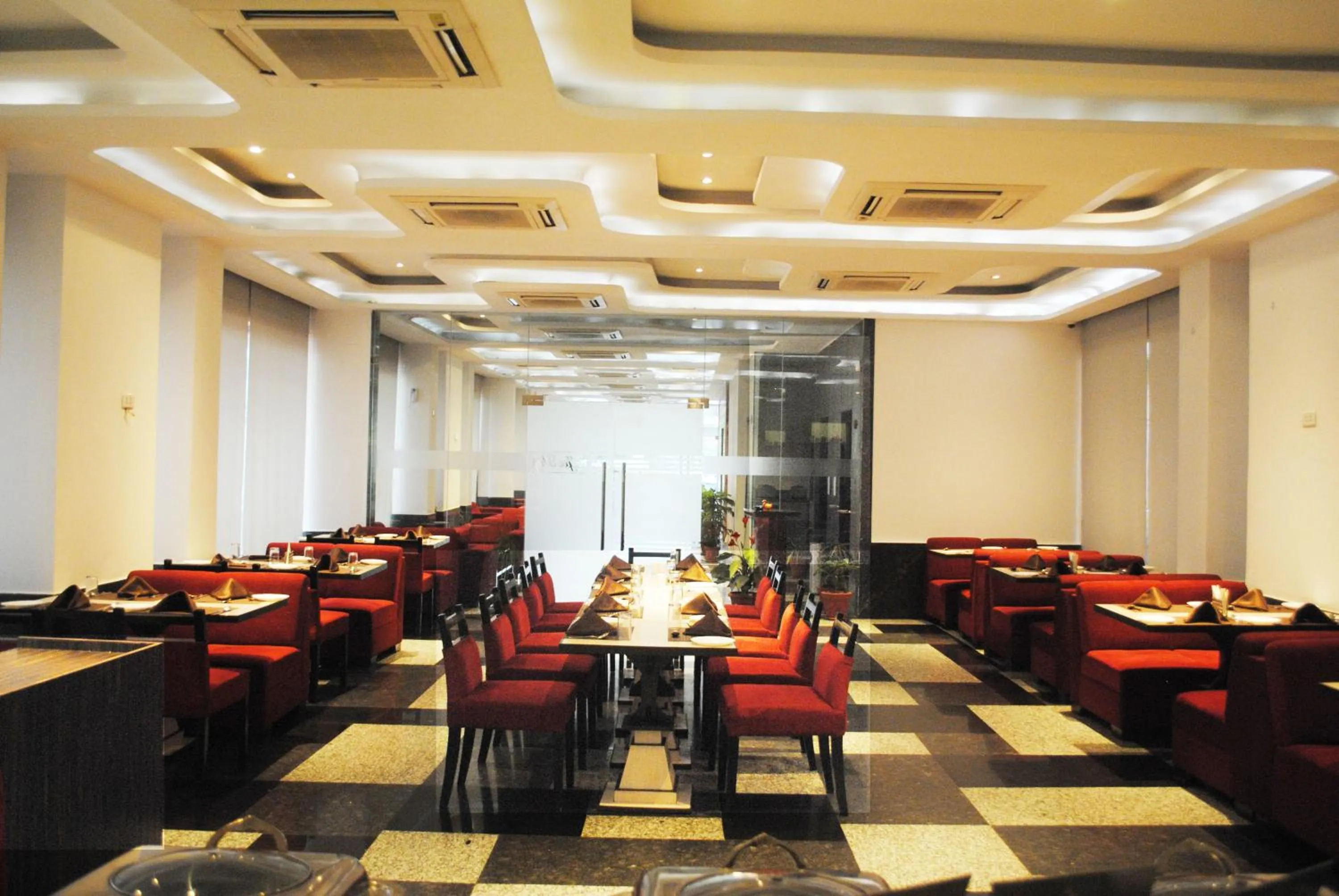 Restaurant/places to eat in The Park Classic