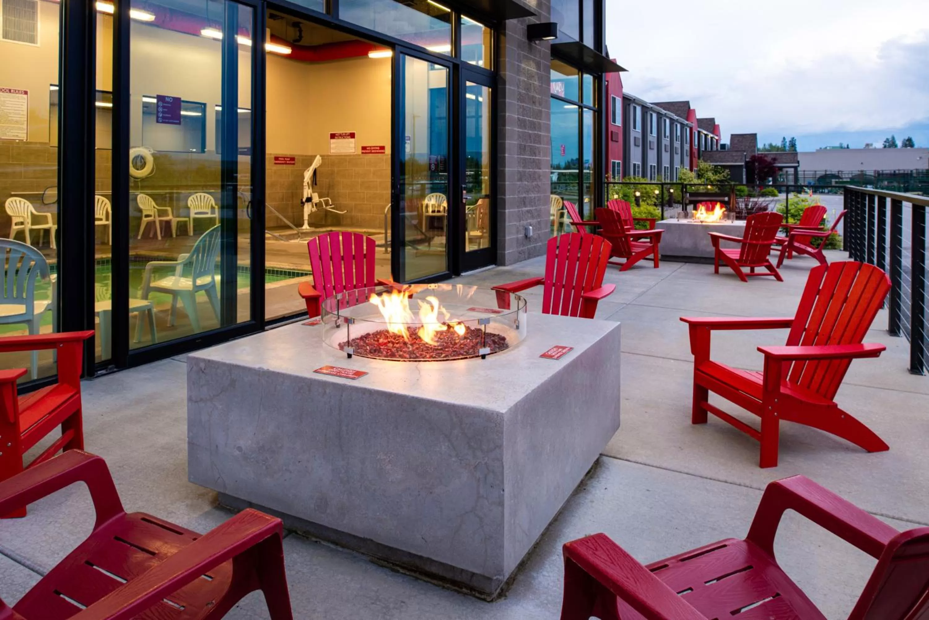 Patio in Hotel Ruby Sandpoint