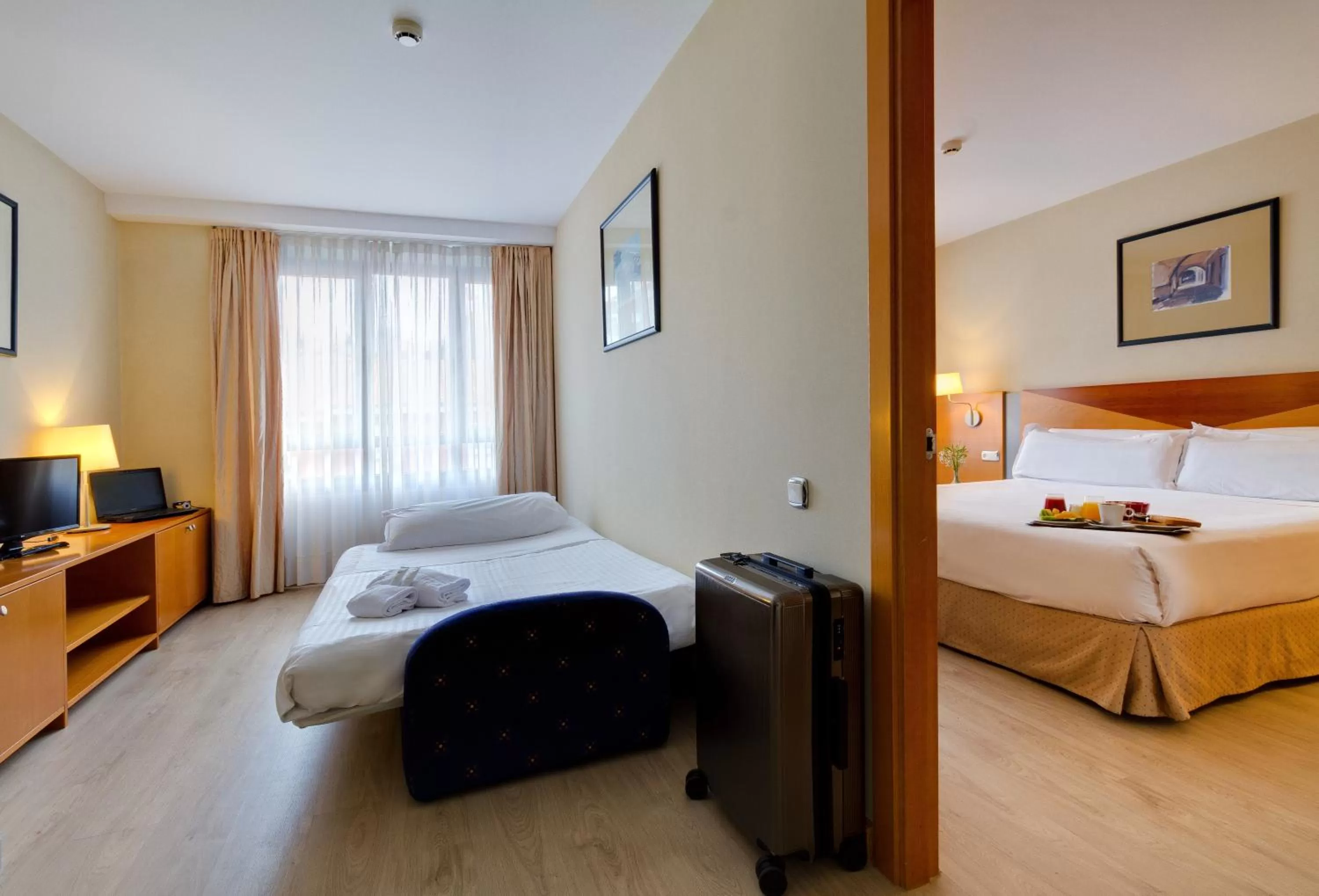 Bedroom, Bed in Oca Villa de Avilés Hotel