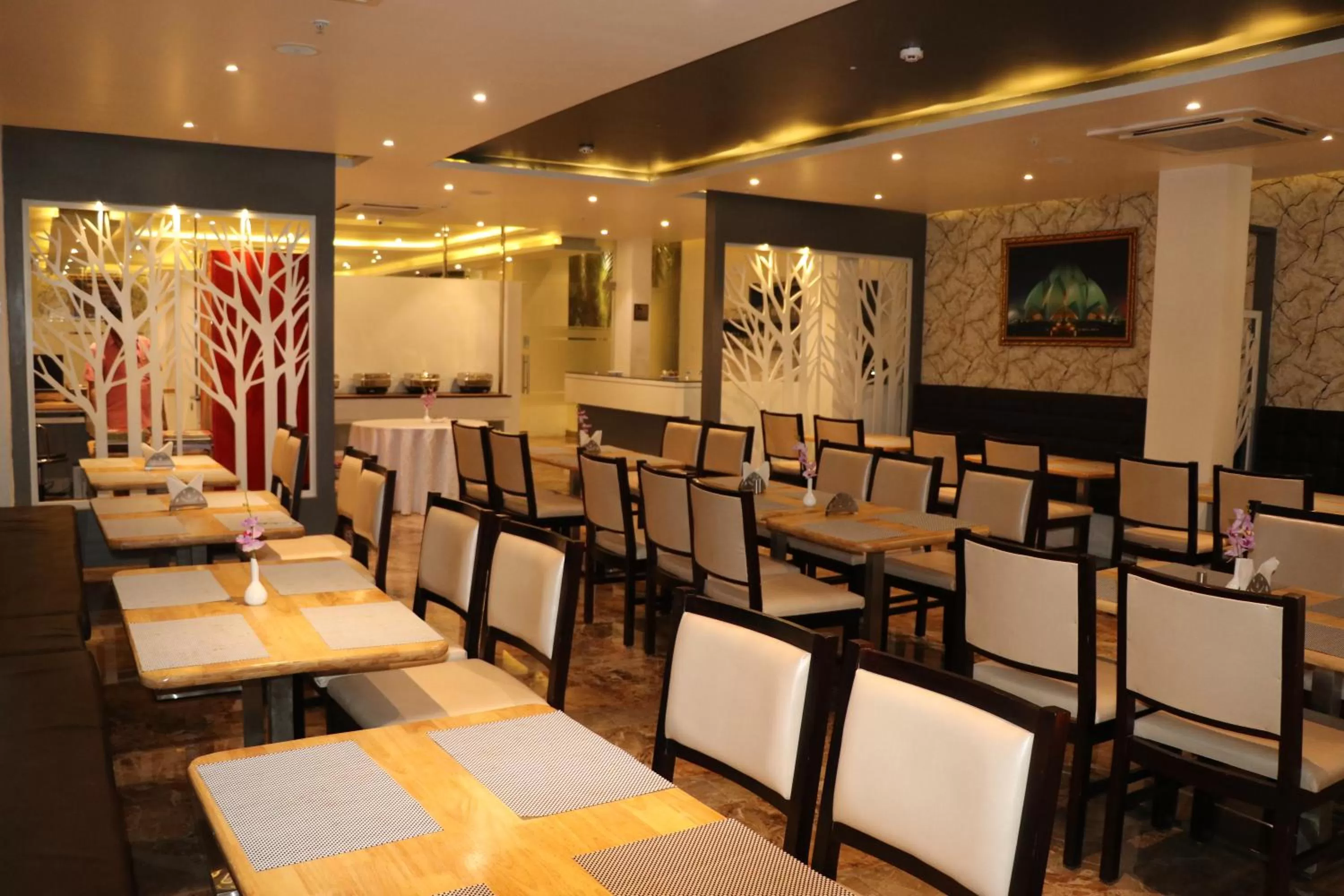 Restaurant/places to eat in PARK SIGNATURE HOTELS - Royal Benza