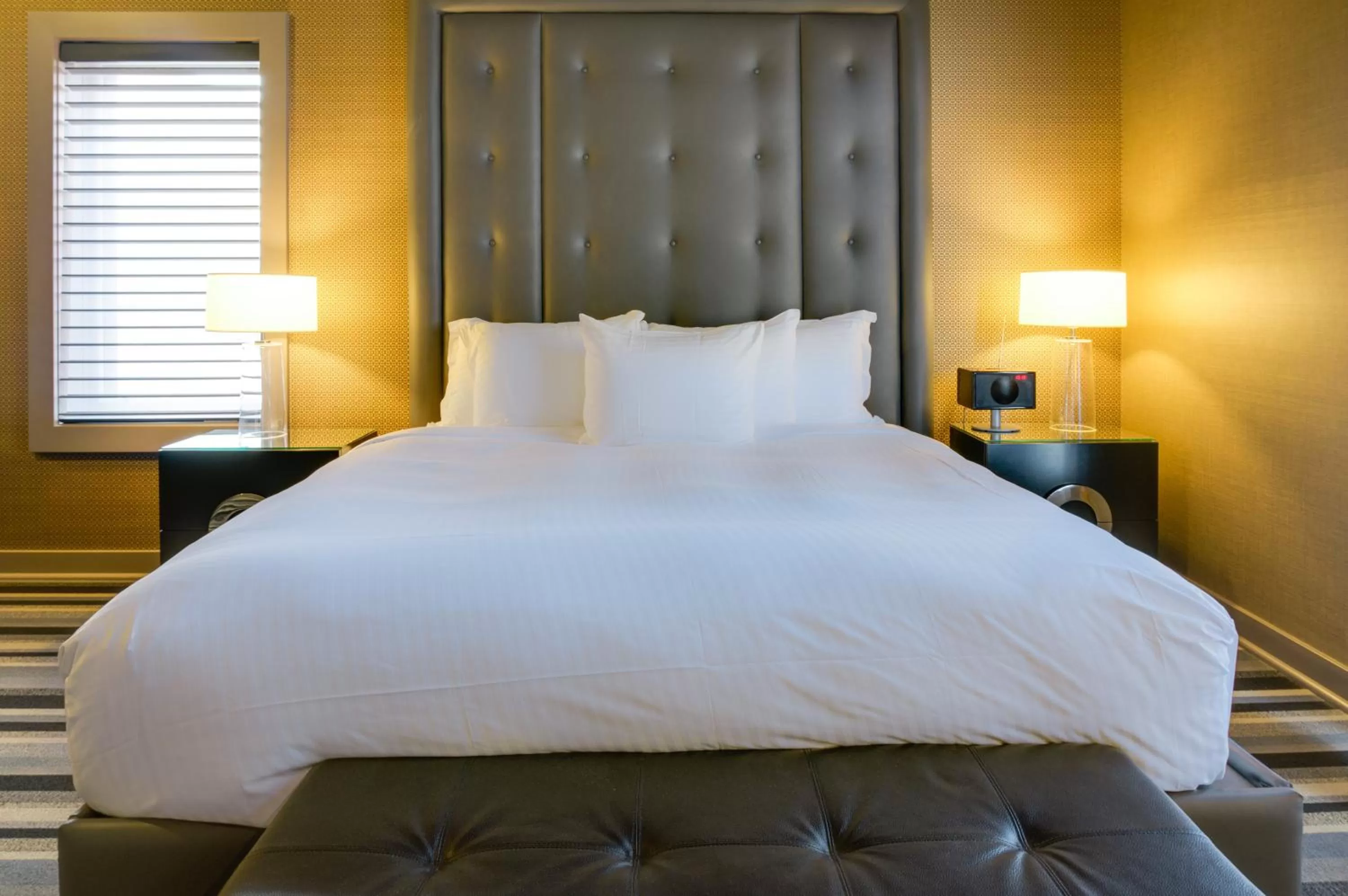 Bed in Hotel Arts Kensington