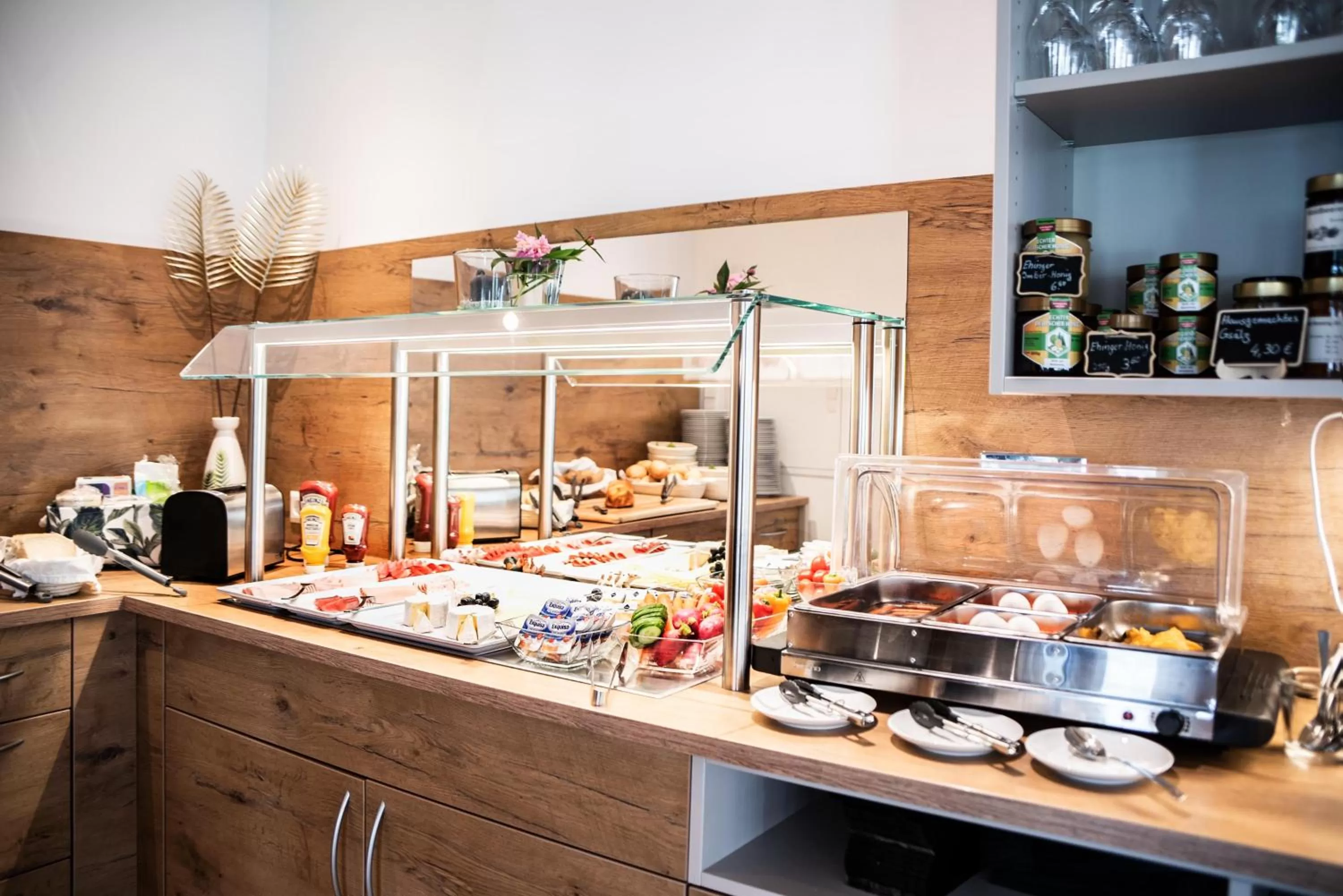 Food and drinks in Sternplatz Hotel