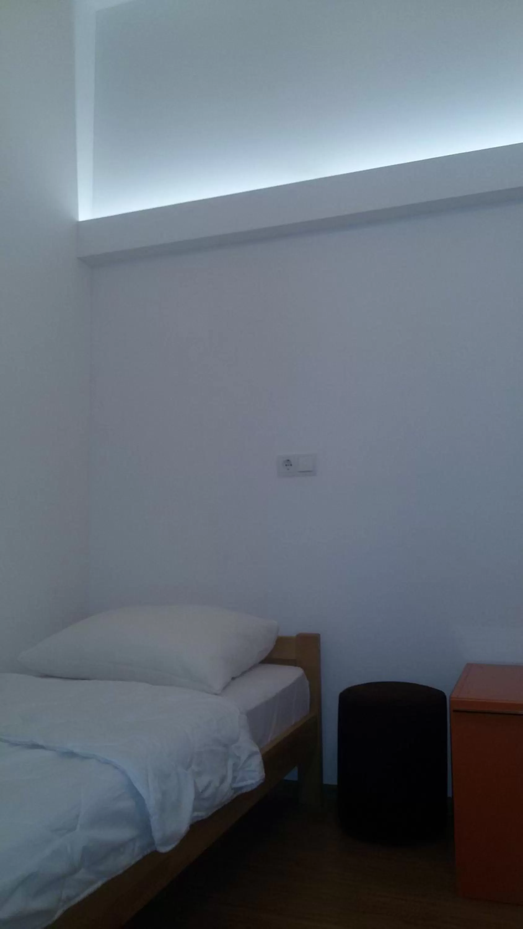 Basic Single Room with Private Bathroom in Motel Maks