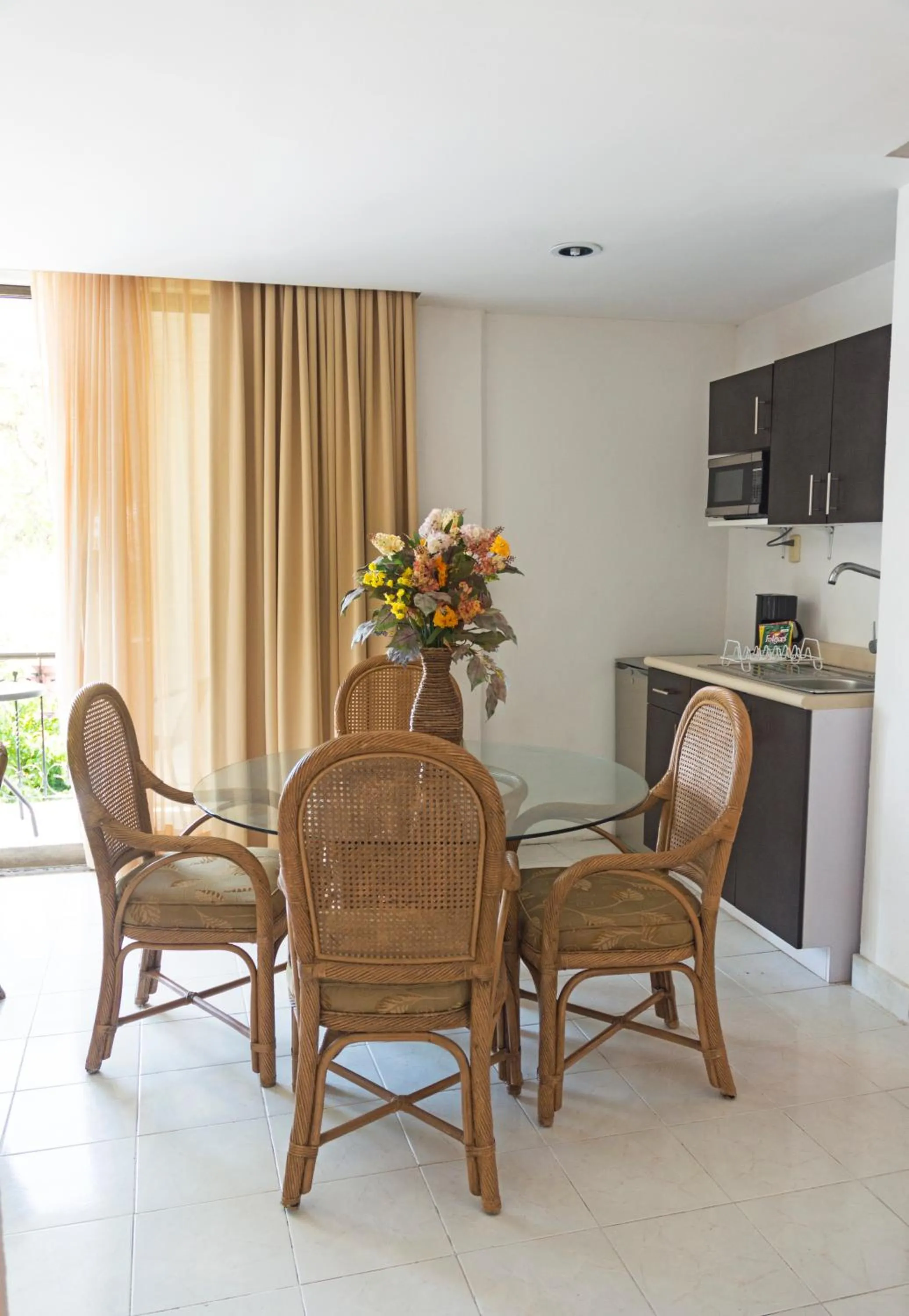 Dining area in Hotel del Paseo Campeche