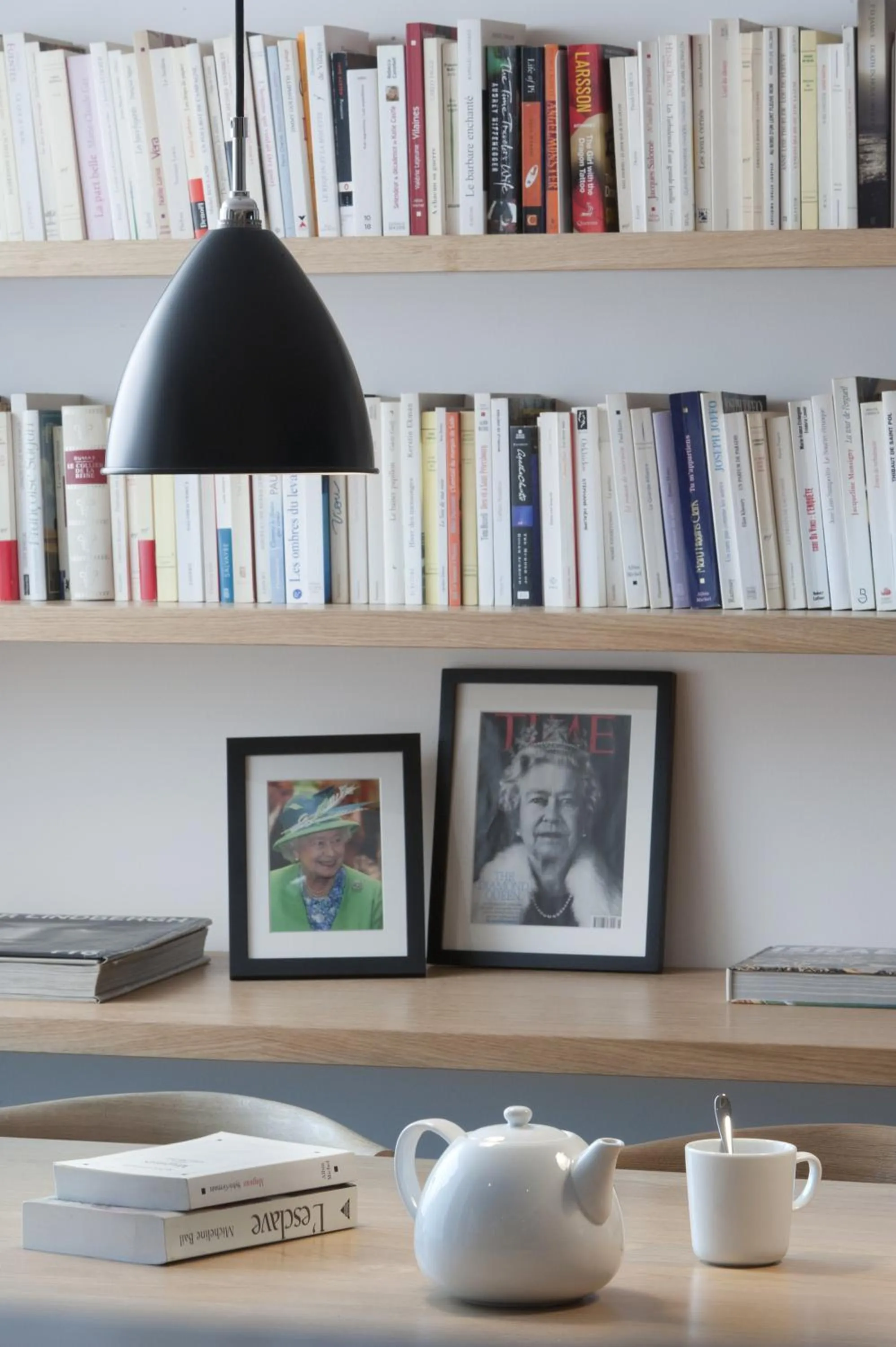 Library in 9Hotel Opera