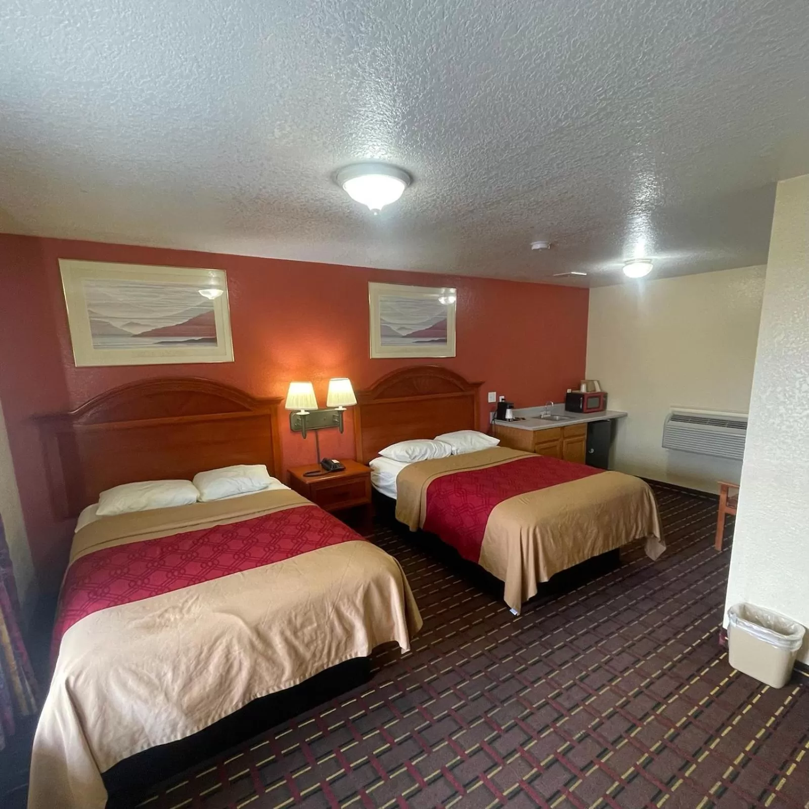 Bed in Budget Inn Madill