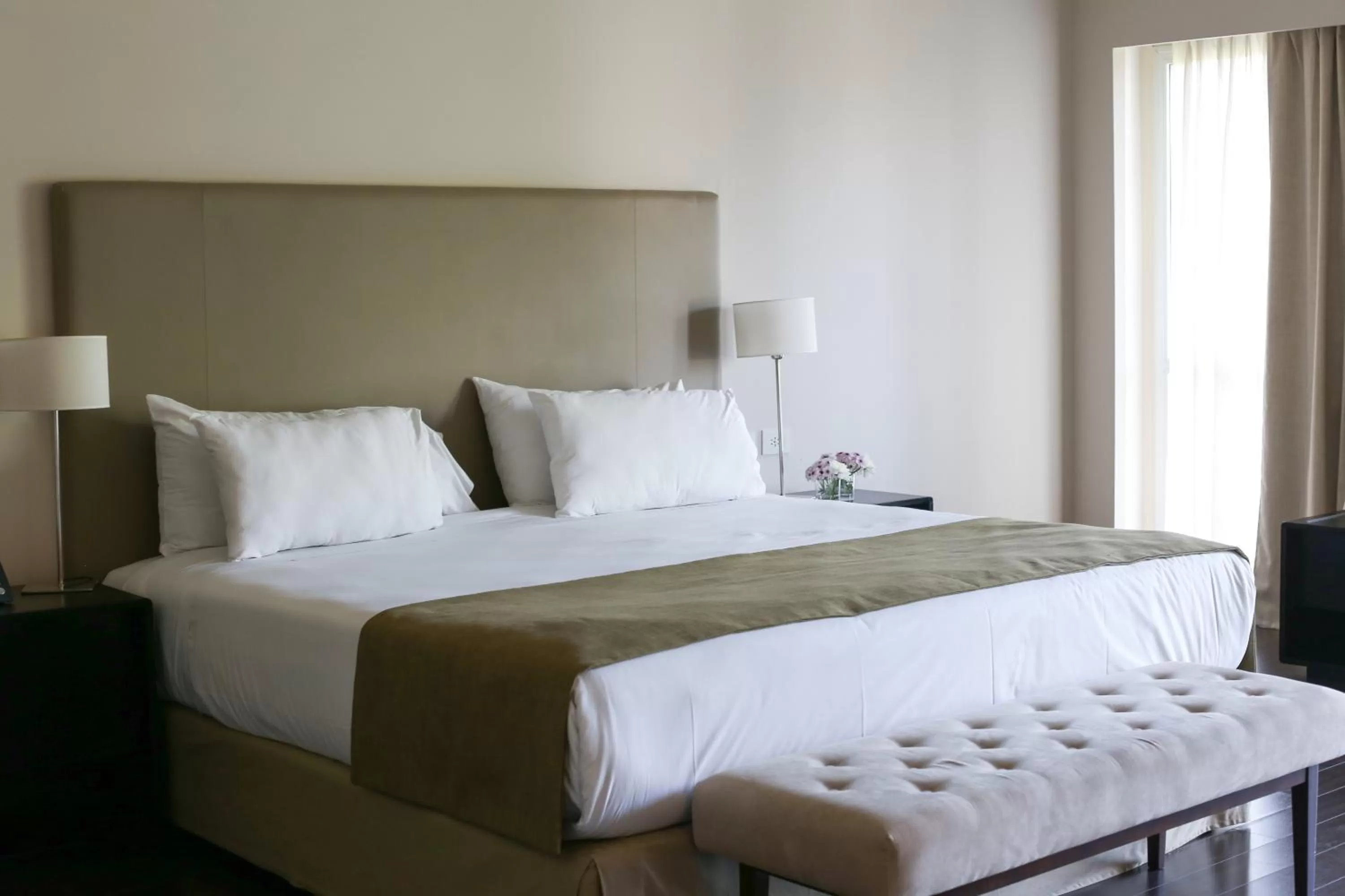 Photo of the whole room, Bed in Dazzler by Wyndham Buenos Aires Palermo