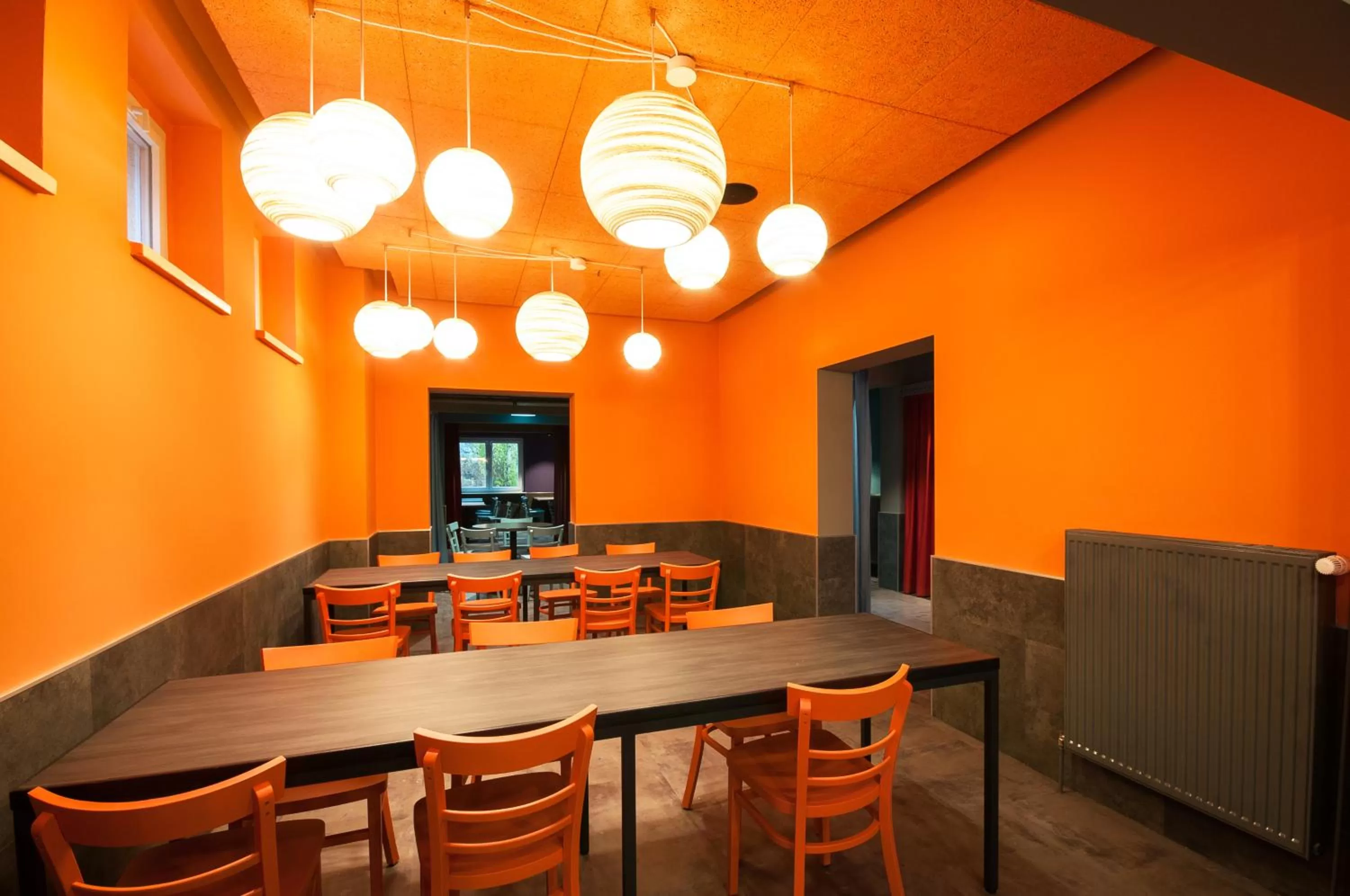 Restaurant/places to eat in a&o Berlin Mitte