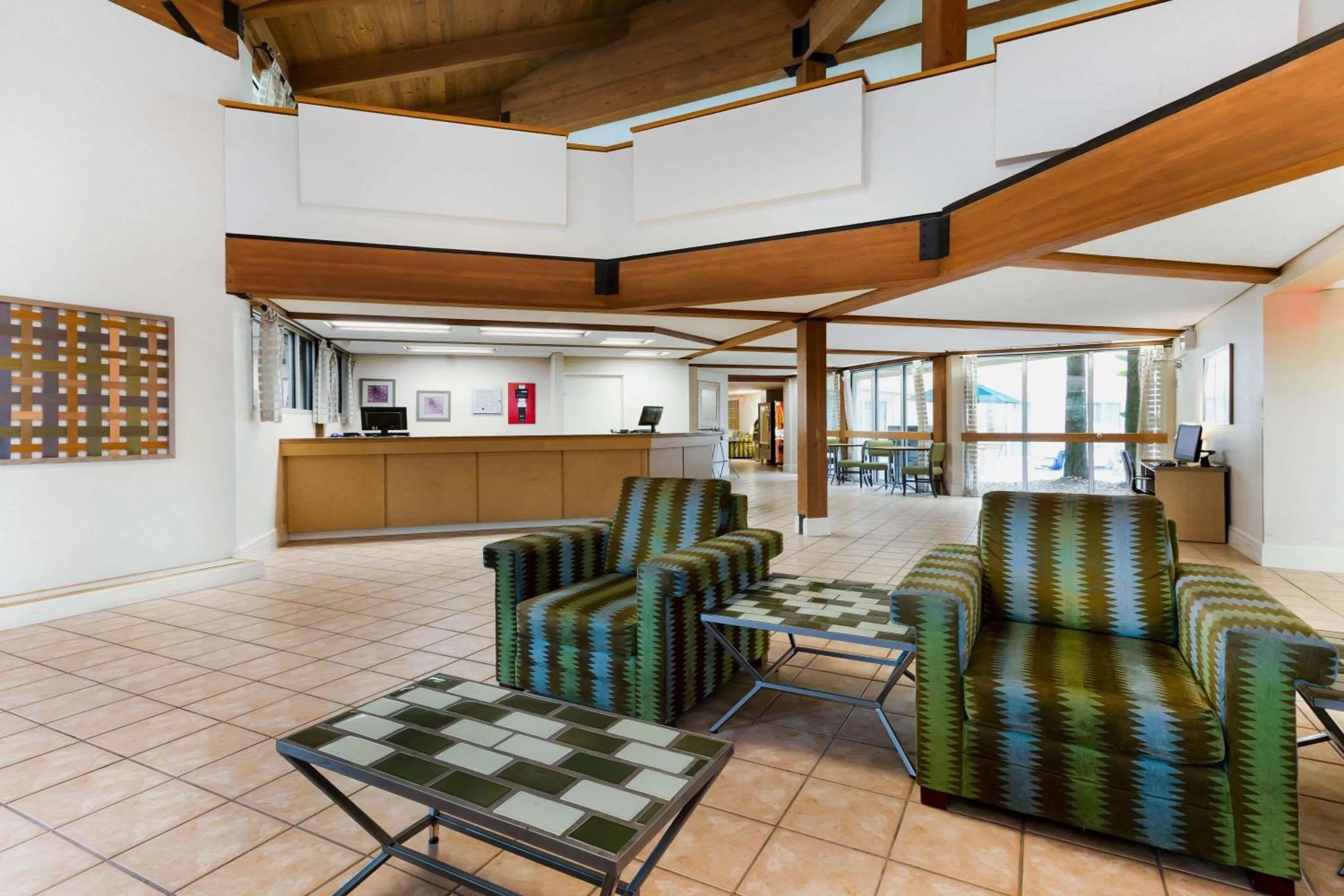 Lobby or reception in La Quinta by Wyndham St. Pete-Clearwater Airport
