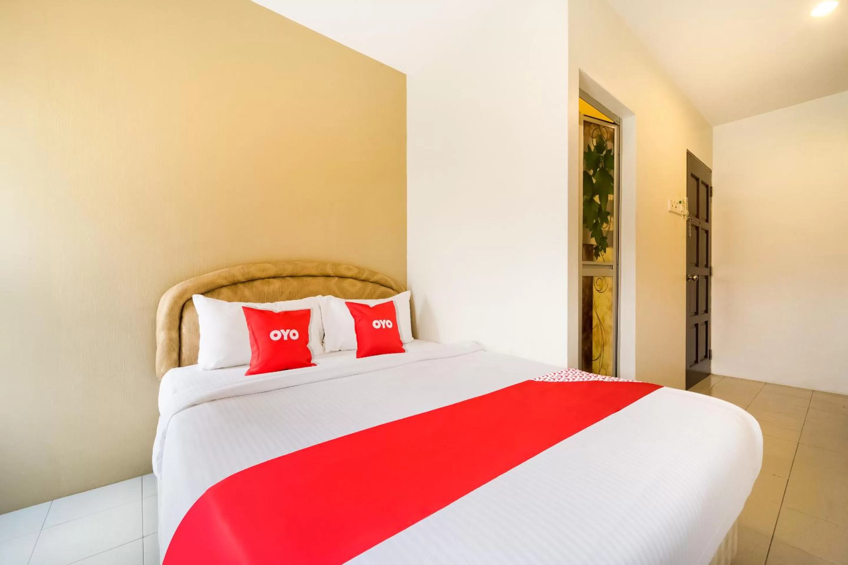 Bedroom, Bed in OYO 44053 El Zahra Moda Alor Setar