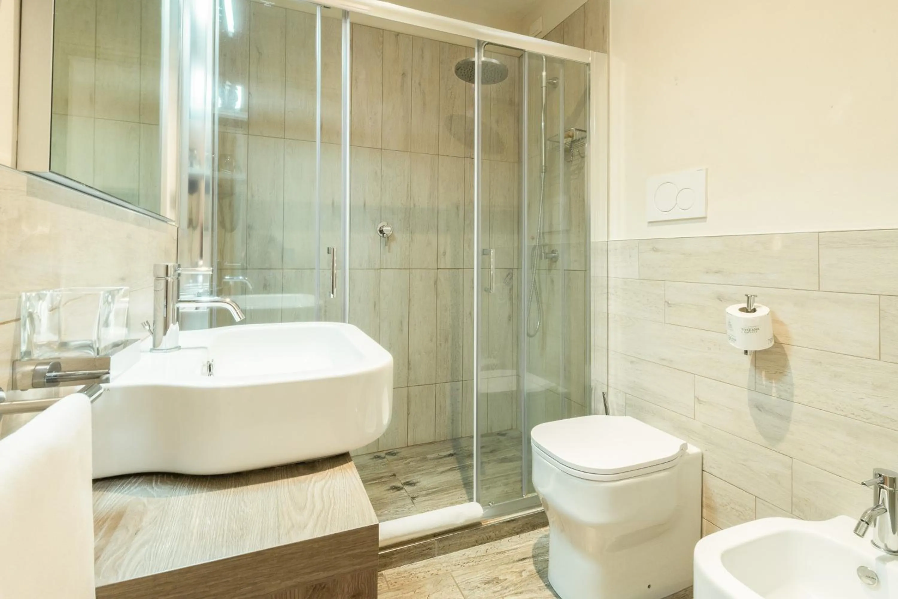 Shower in Si Montalcino Hotel