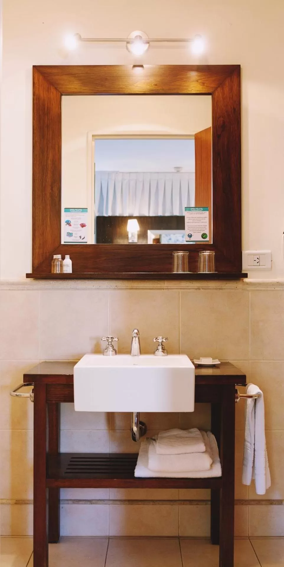 Bathroom, Bed in Ribera Sur Hotel