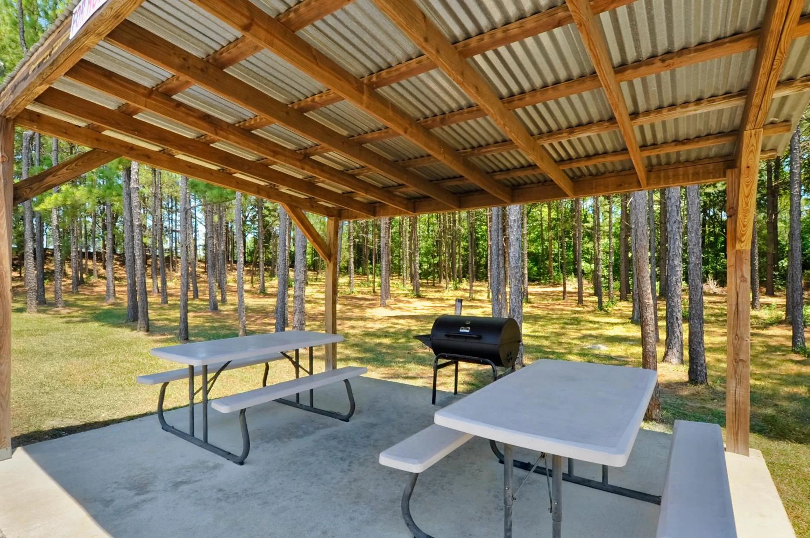 Food and drinks in Super 8 by Wyndham Monticello AR