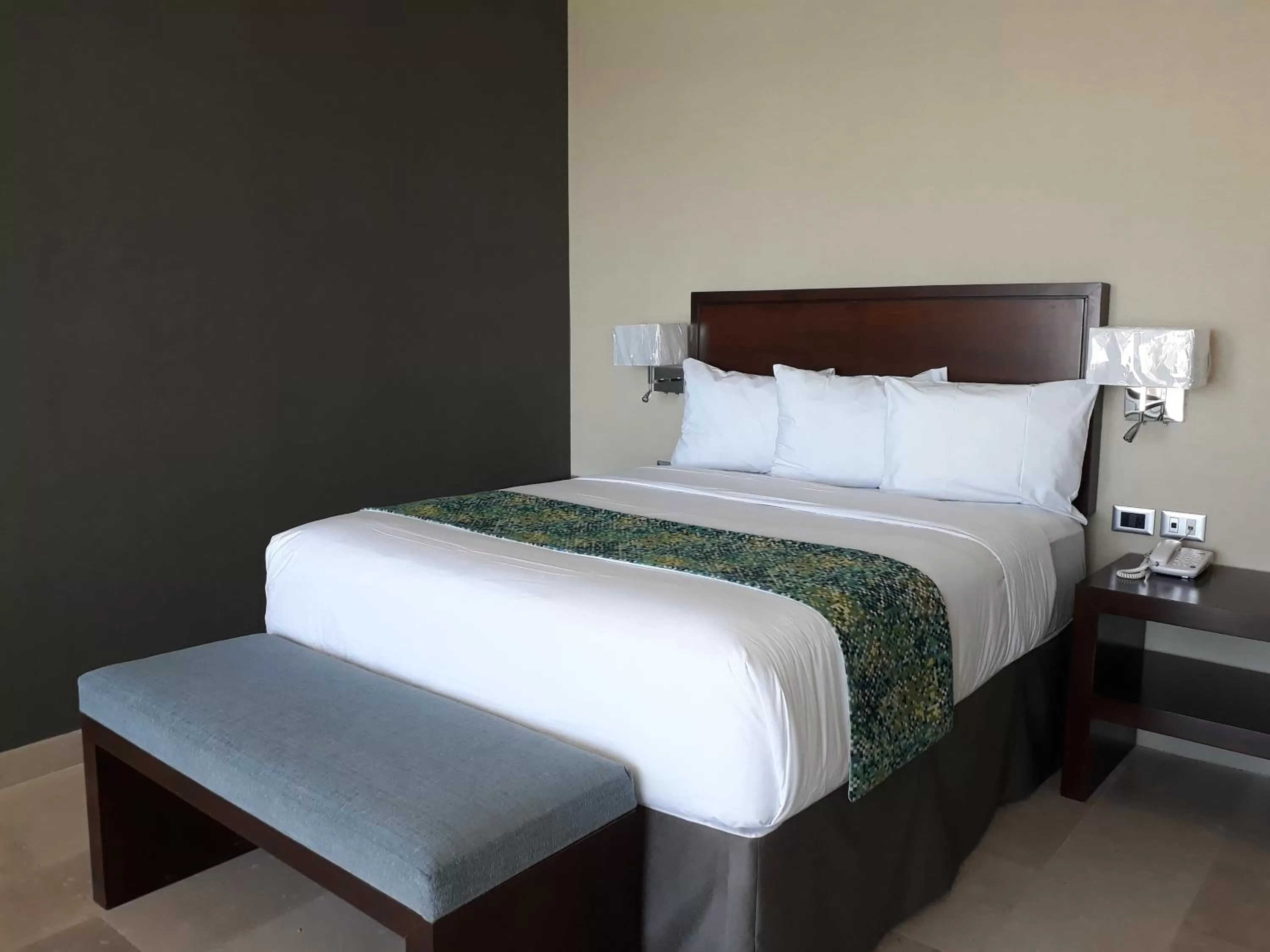 Bed in Seven Crown La Paz Malecon