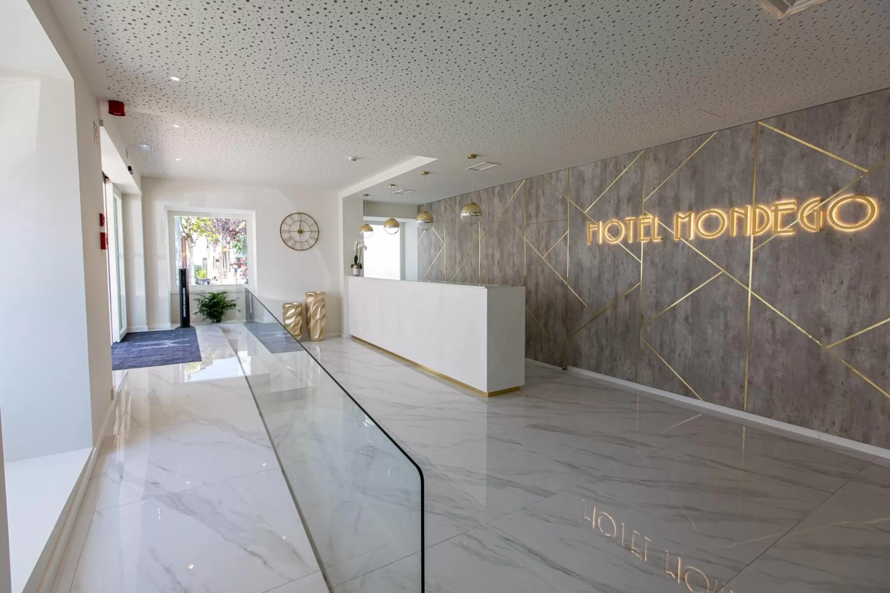 Lobby or reception in Hotel Mondego