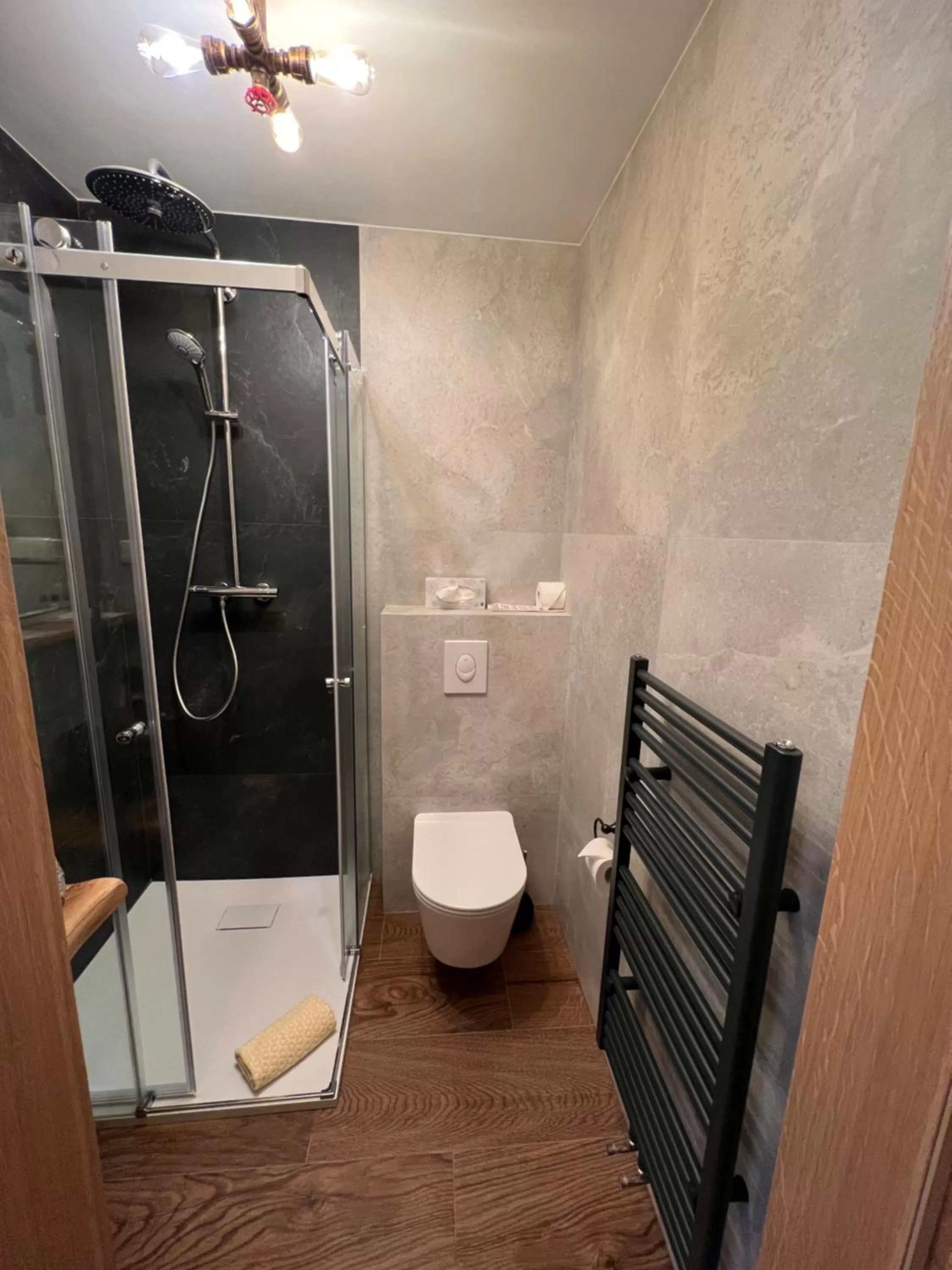 Bathroom in Heidekönig Hotel Celle