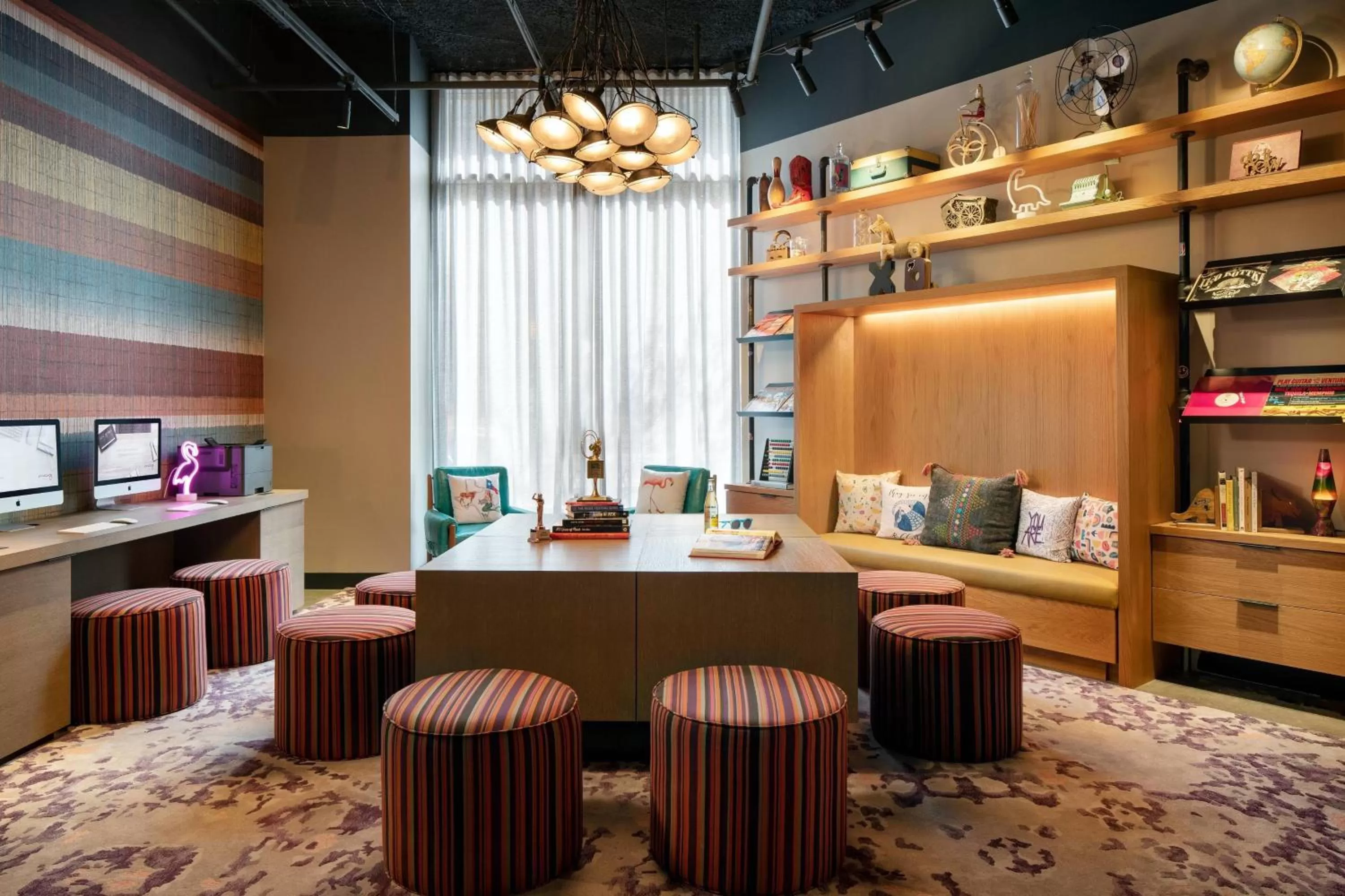 Lounge or bar in Moxy Austin - University