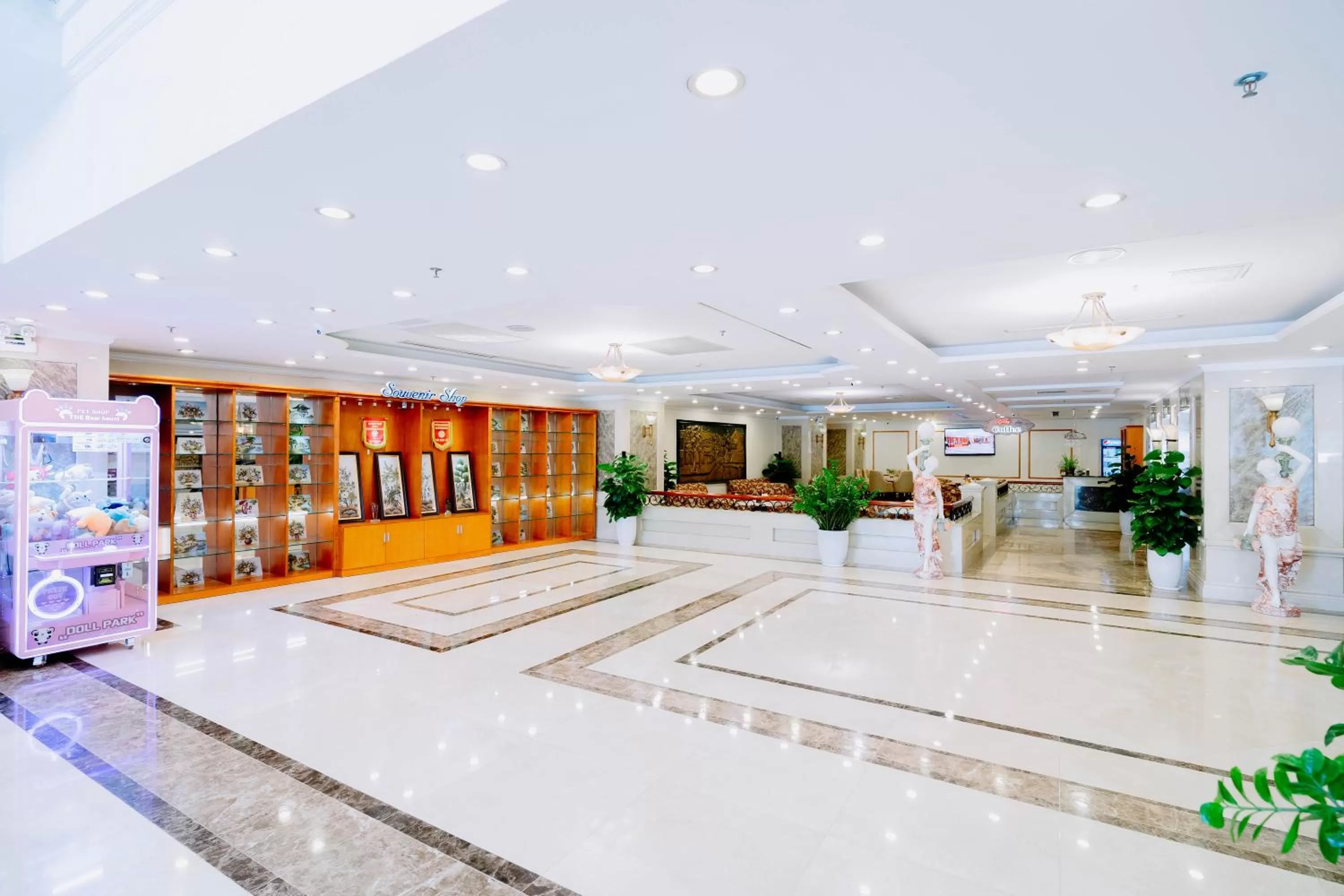 Communal lounge/ TV room in A25 Luxury Hotel