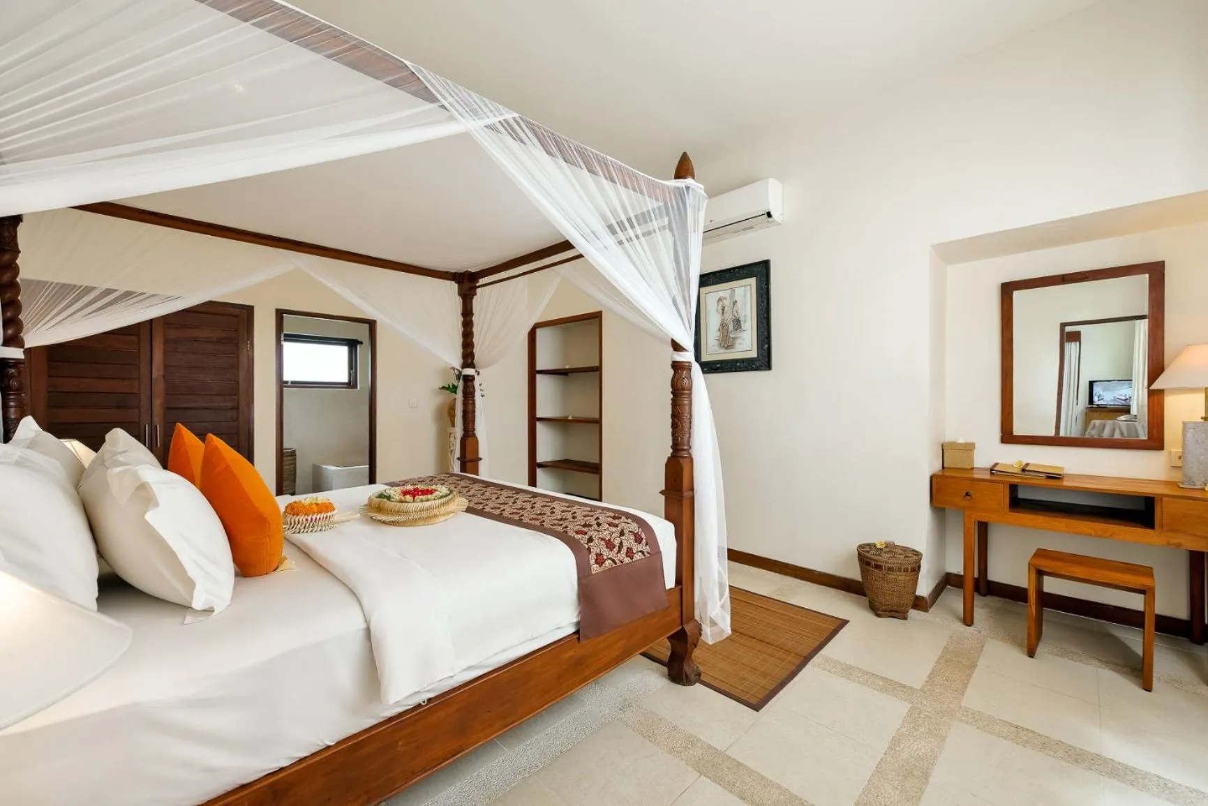 Photo of the whole room, Bed in D'Legon Villas