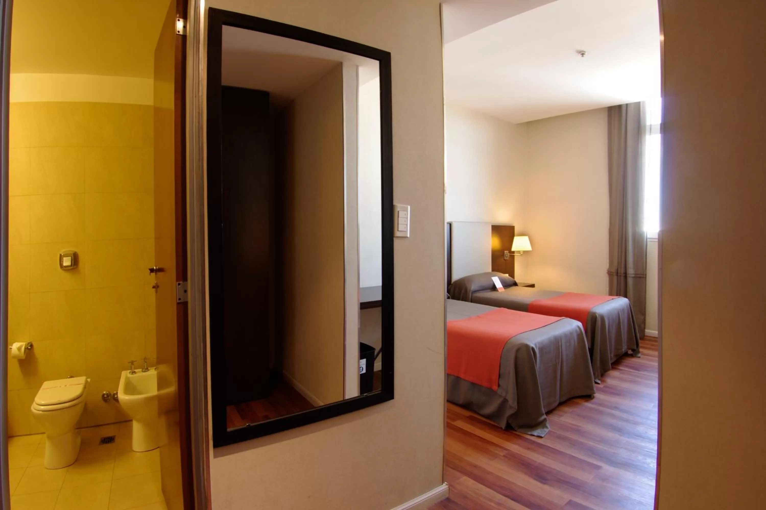 Bedroom, Bed in Gran Hotel Argentino