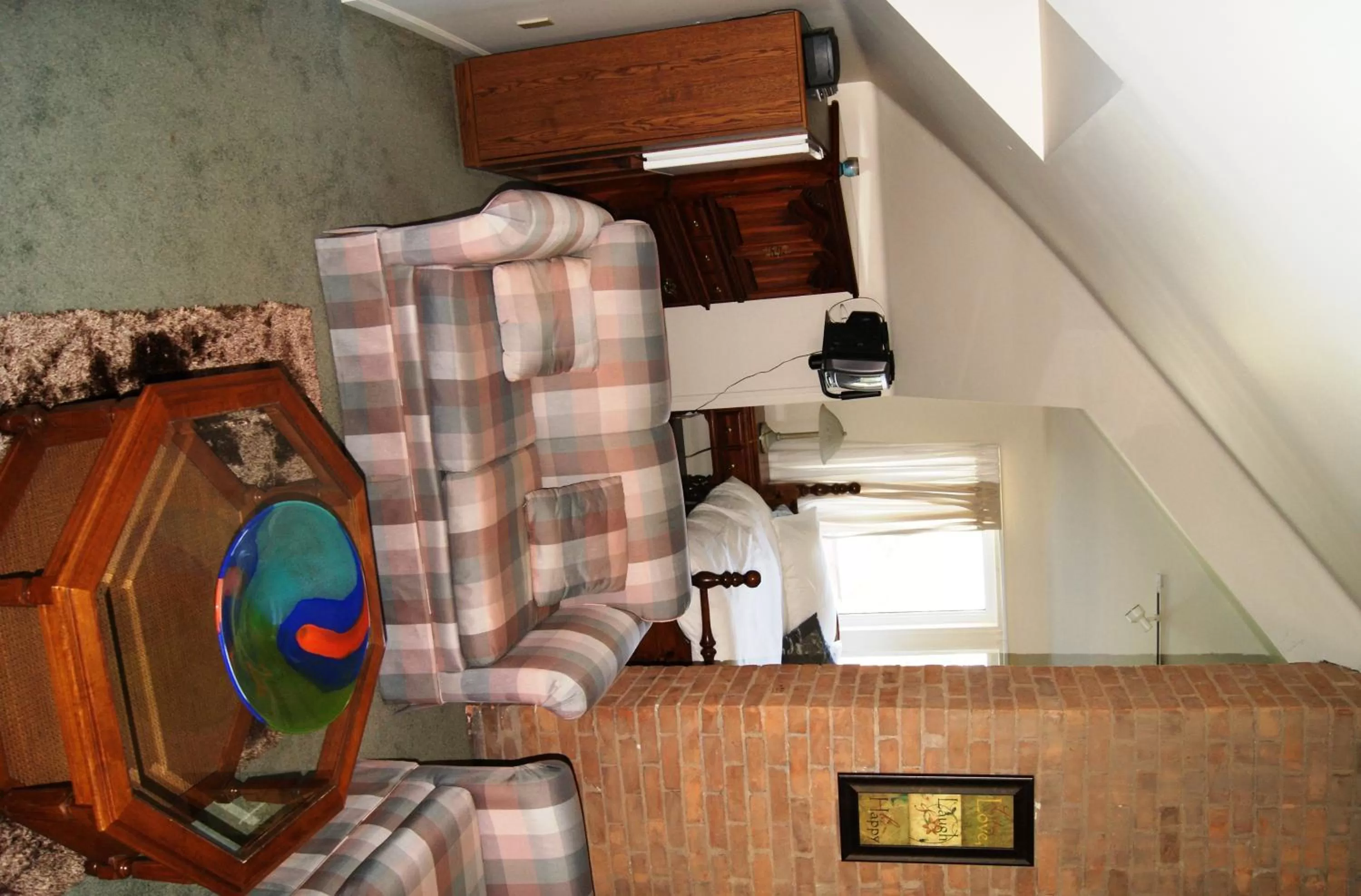 Bed in Ye Olde Walkerville Bed & Breakfast