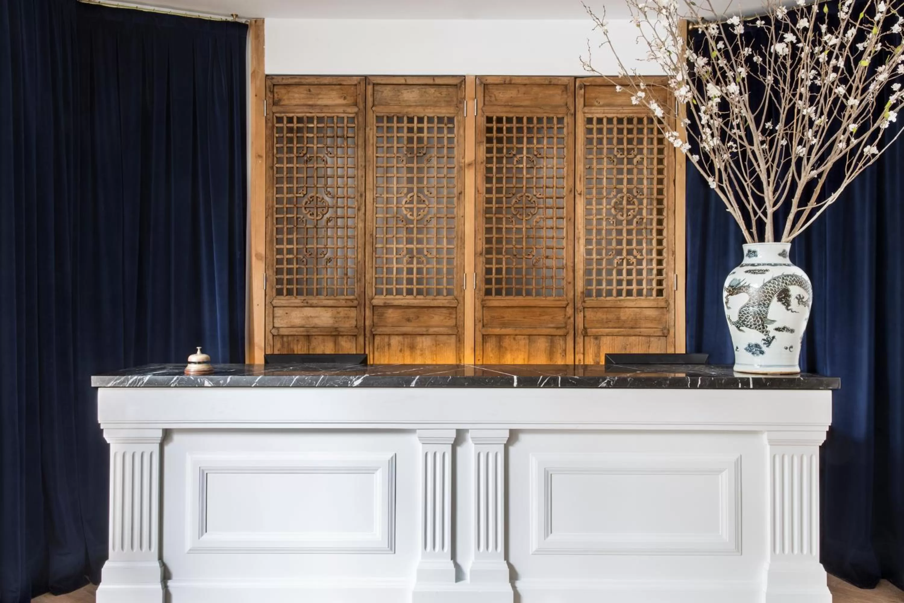 Lobby or reception in Hotel Midmost by Majestic Hotel Group