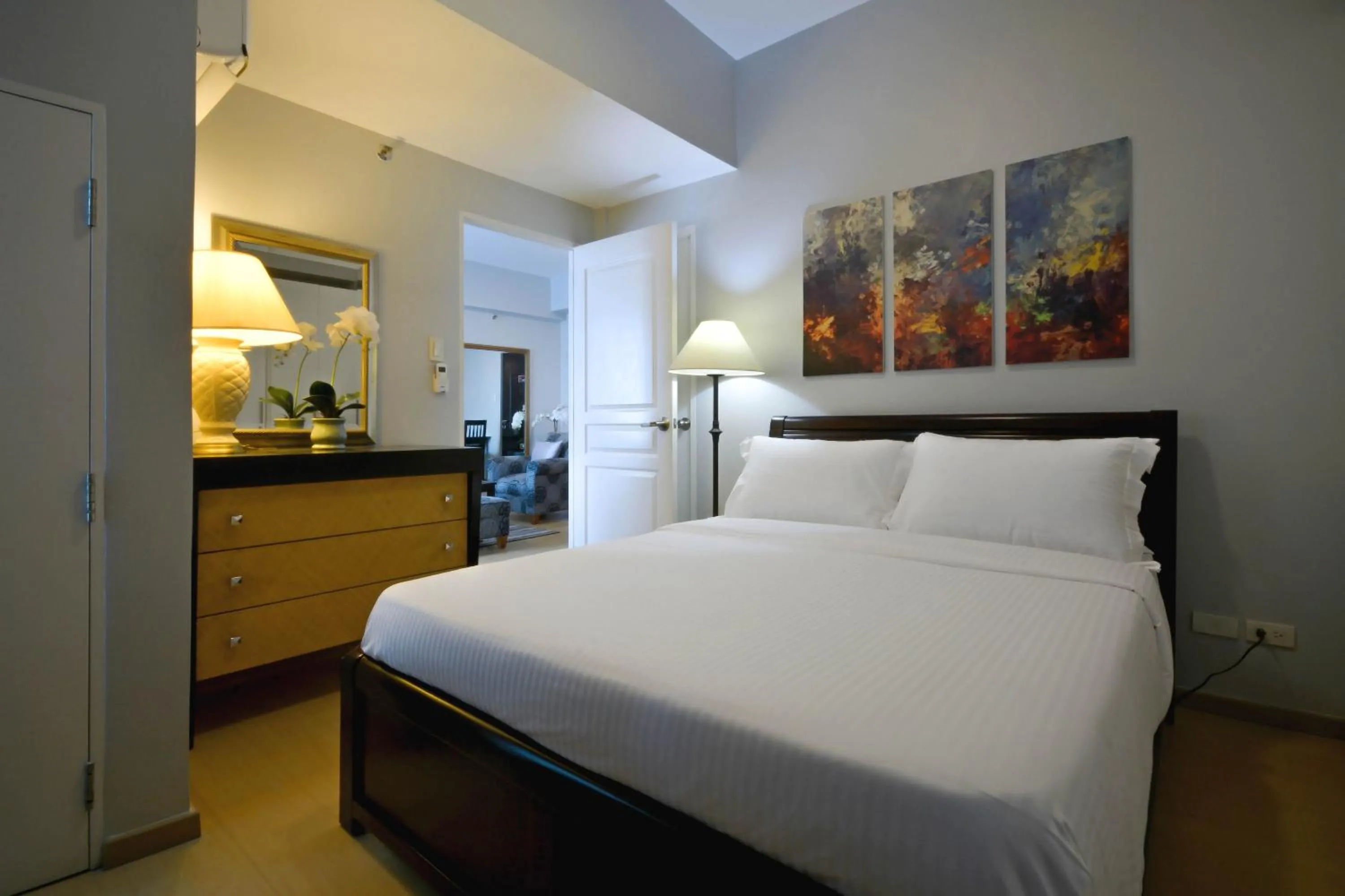 Bed in Avant Serviced Suites - Personal Concierge