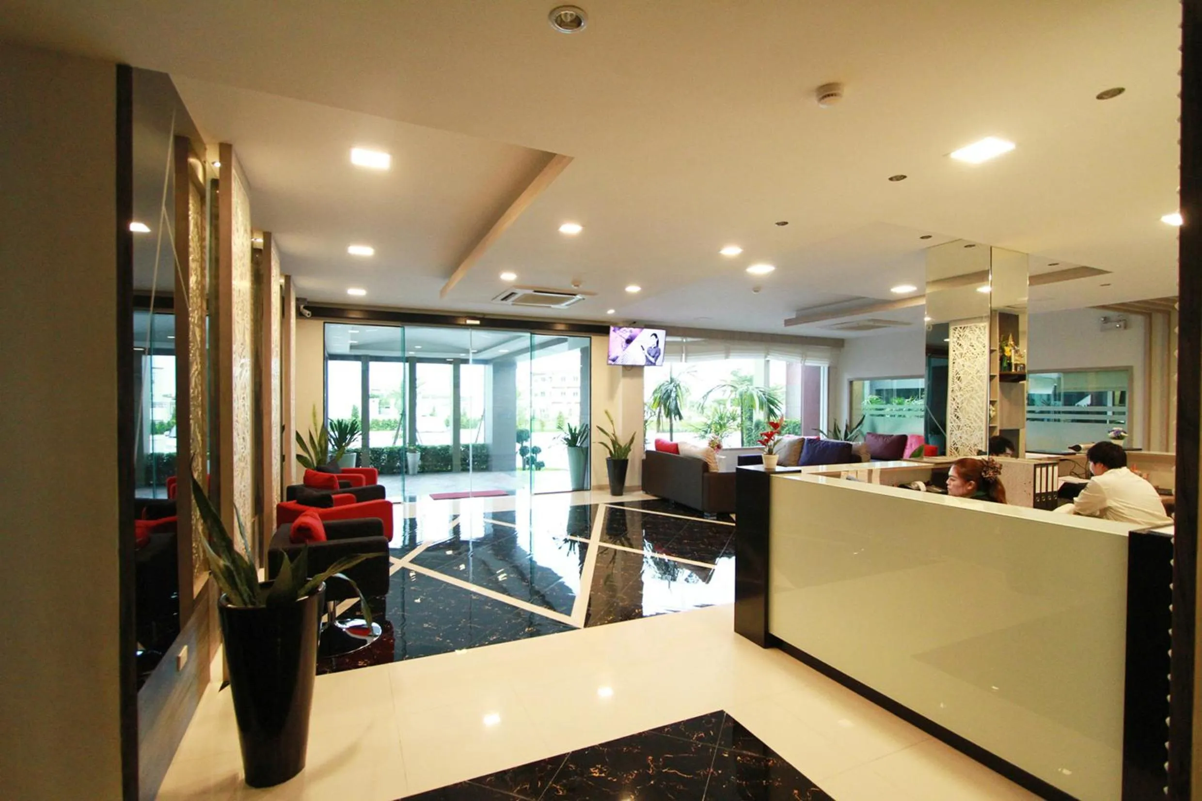 Lobby or reception in The Contrast i Hotel