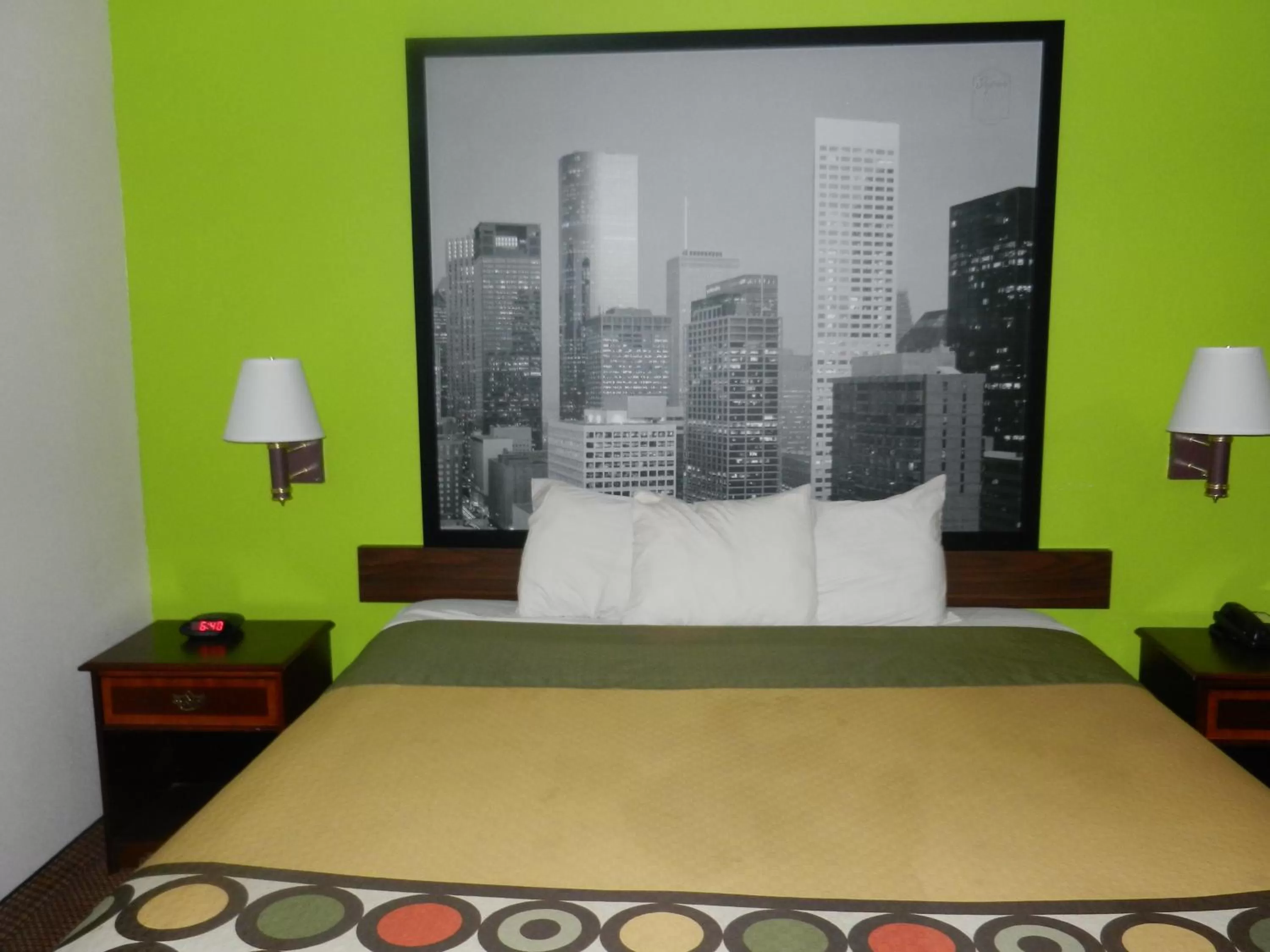 Bed in Super 8 by Wyndham Humble - Atascocita - FM 1960 I-69