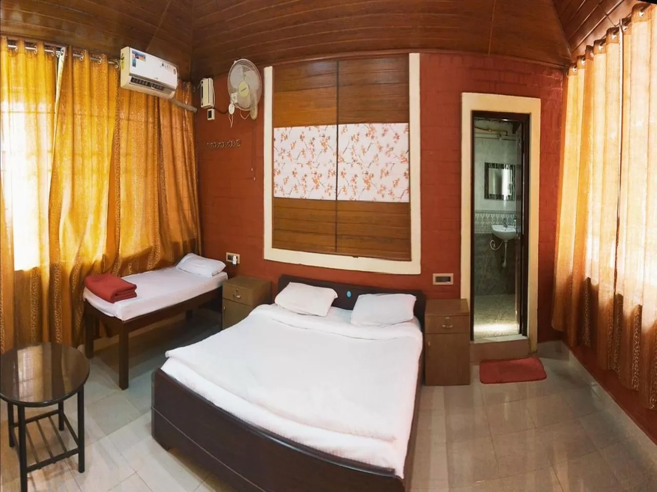 Bedroom, Bed in CS County Resort