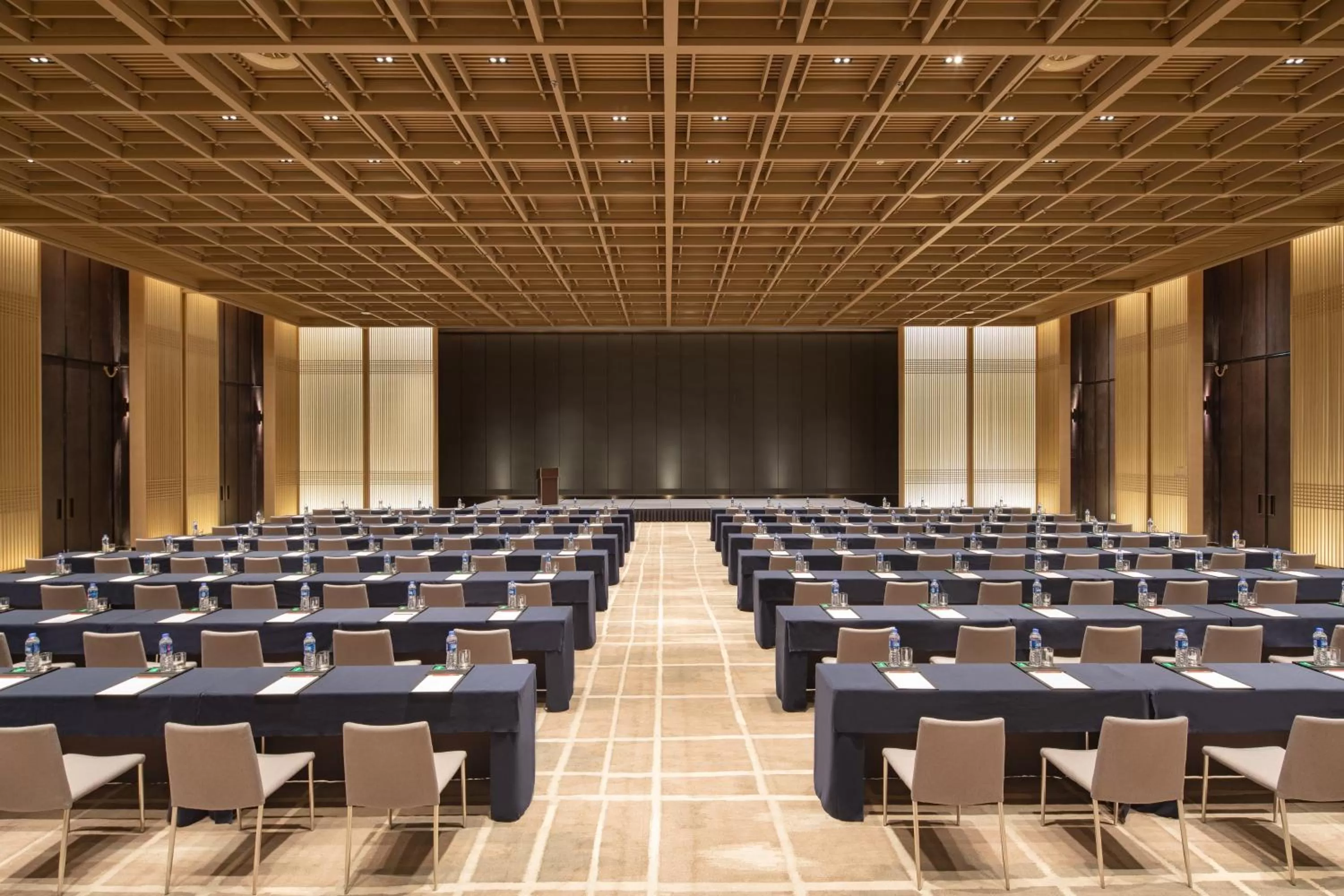 Banquet/Function facilities in HUALUXE Xi'an Tanghua by IHG