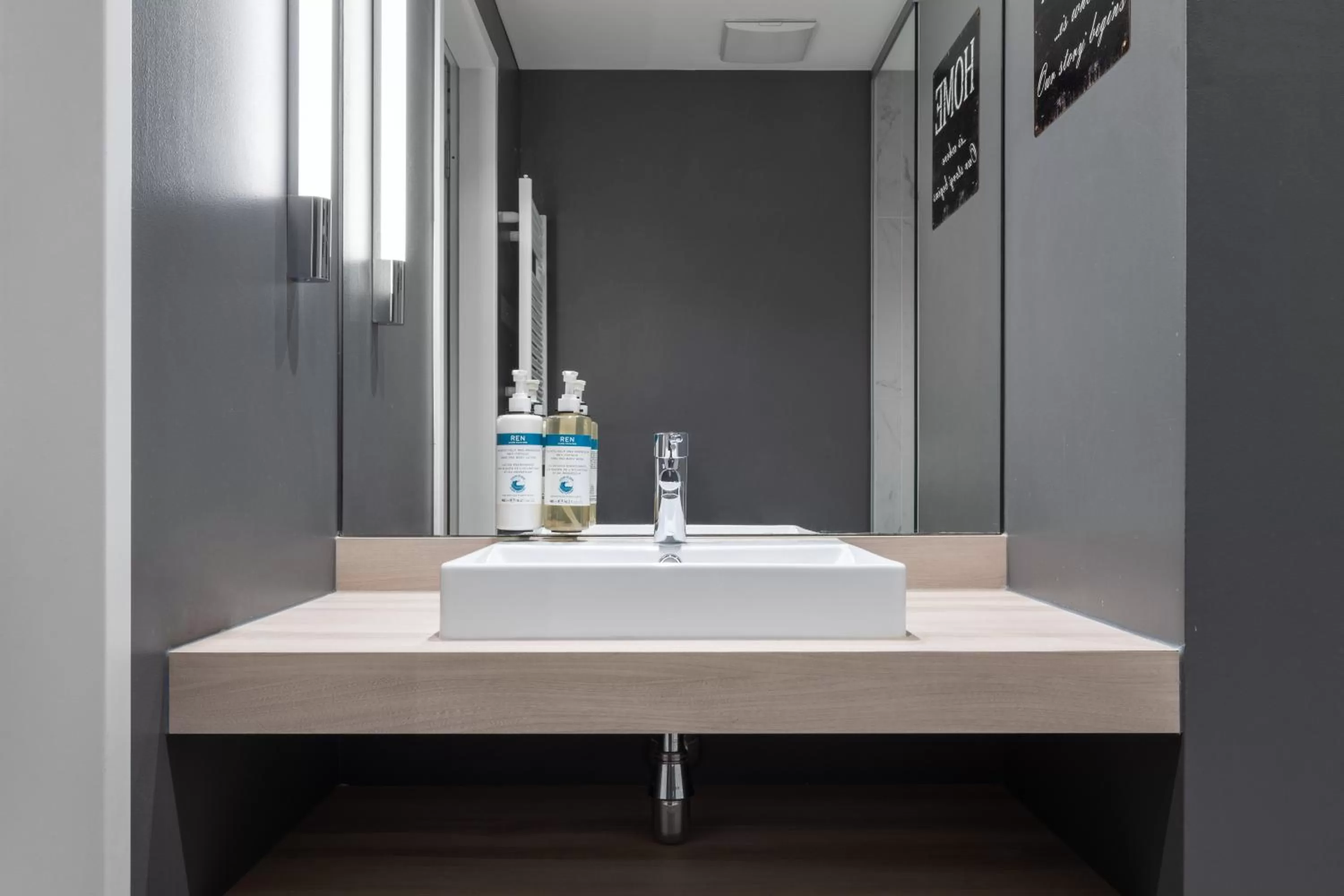 Bathroom in Numa Munich Stark