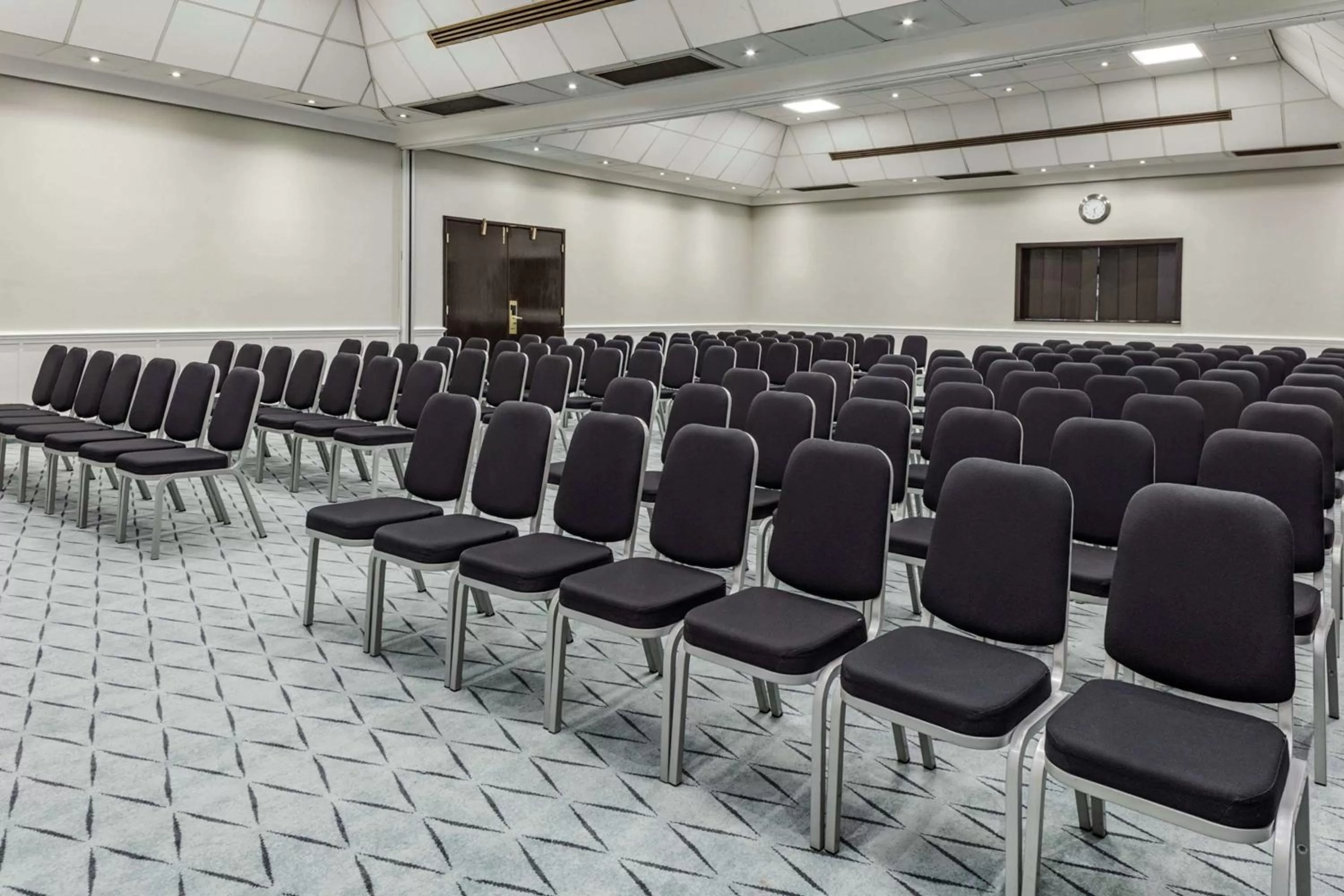 Meeting/conference room in DoubleTree by Hilton Manchester Airport