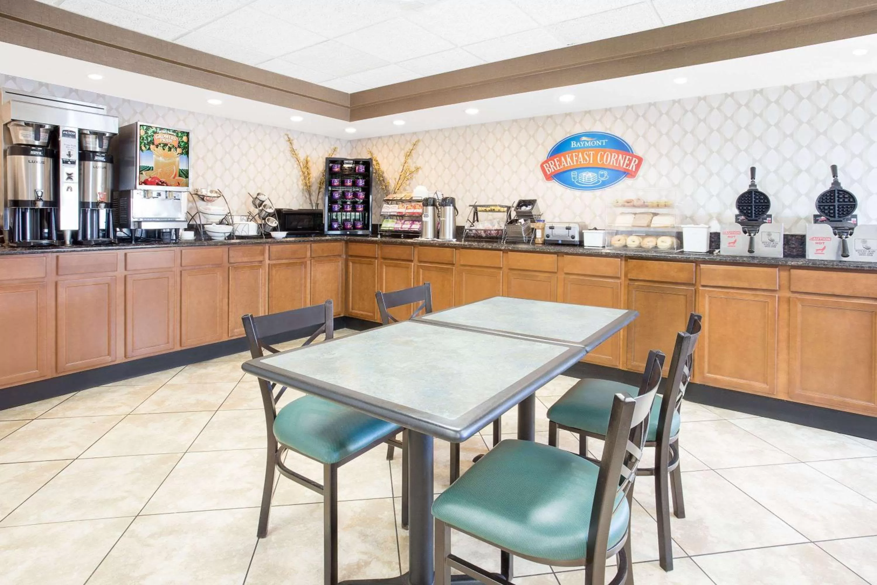 Restaurant/places to eat in Baymont by Wyndham Janesville