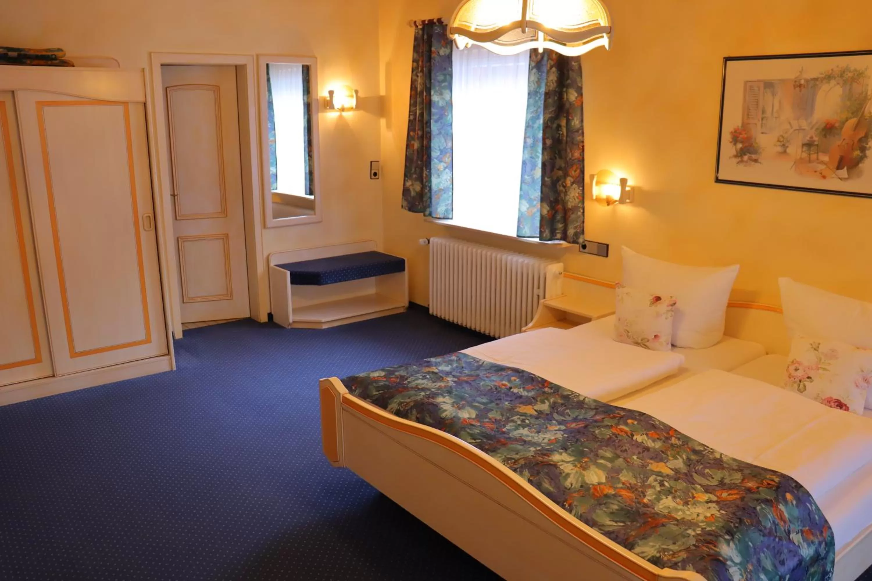 Photo of the whole room, Bed in Haus Hubertus