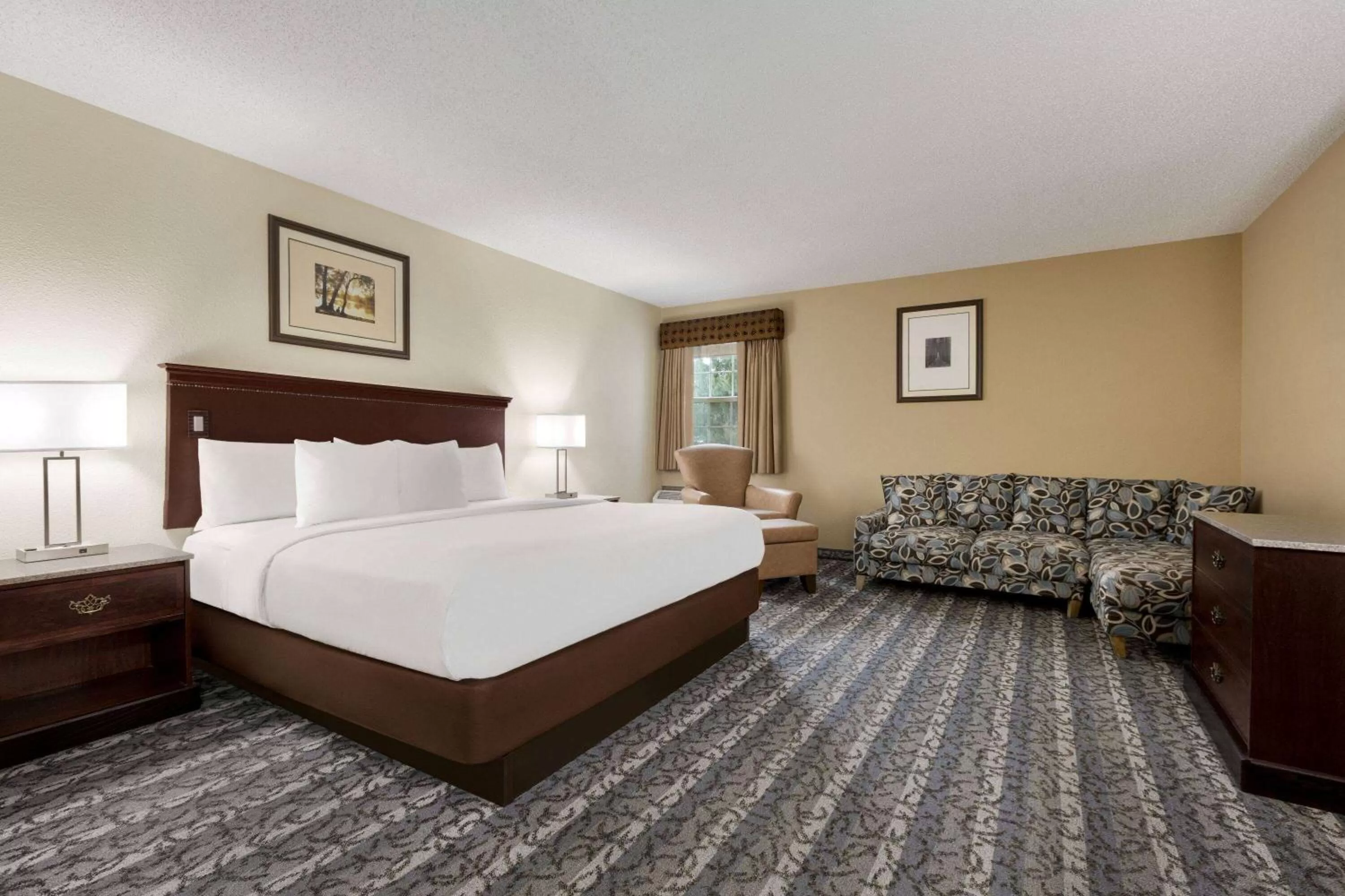 Photo of the whole room, Bed in Travelodge by Wyndham Coffeyville