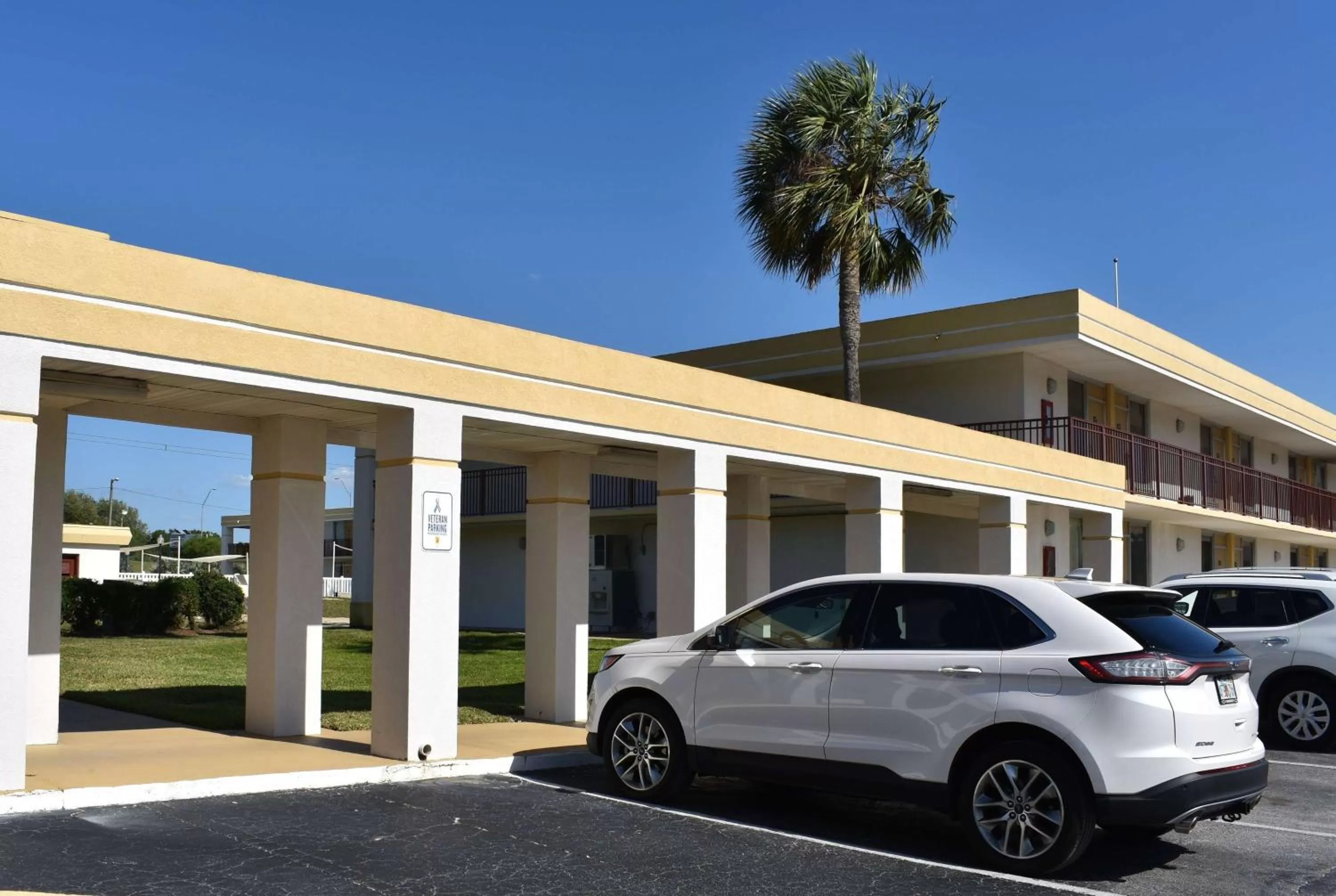 Property building in Super 8 by Wyndham Ocala I-75