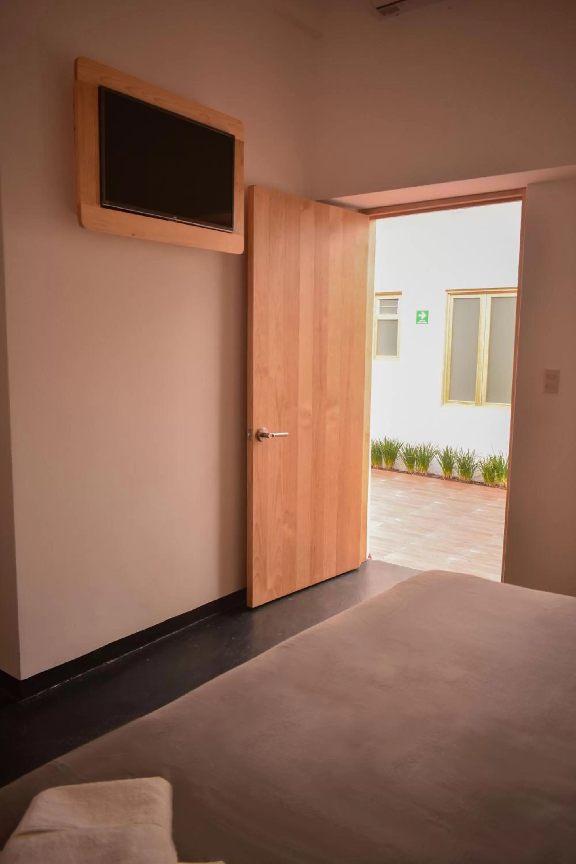 TV and multimedia in HOTEL CASA SANTO TOMAS