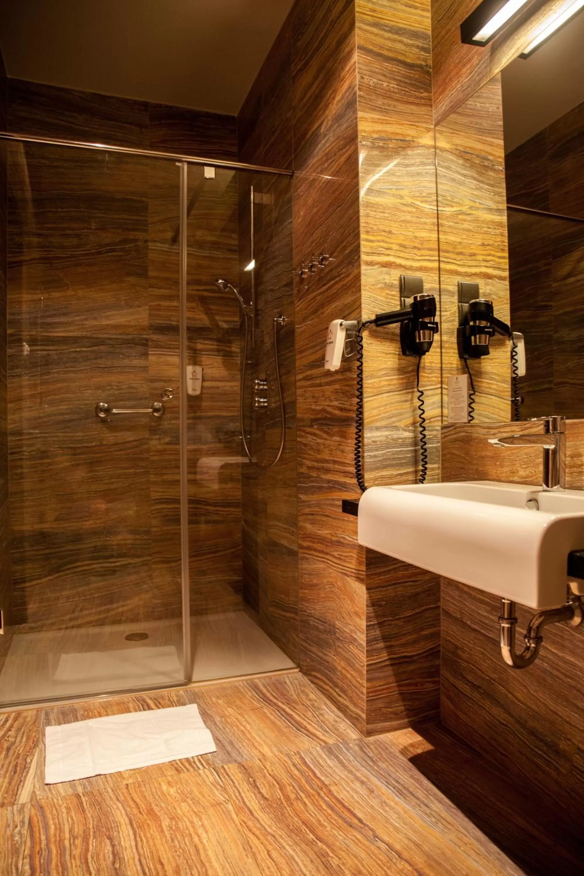 Shower in Hotel Krasicki