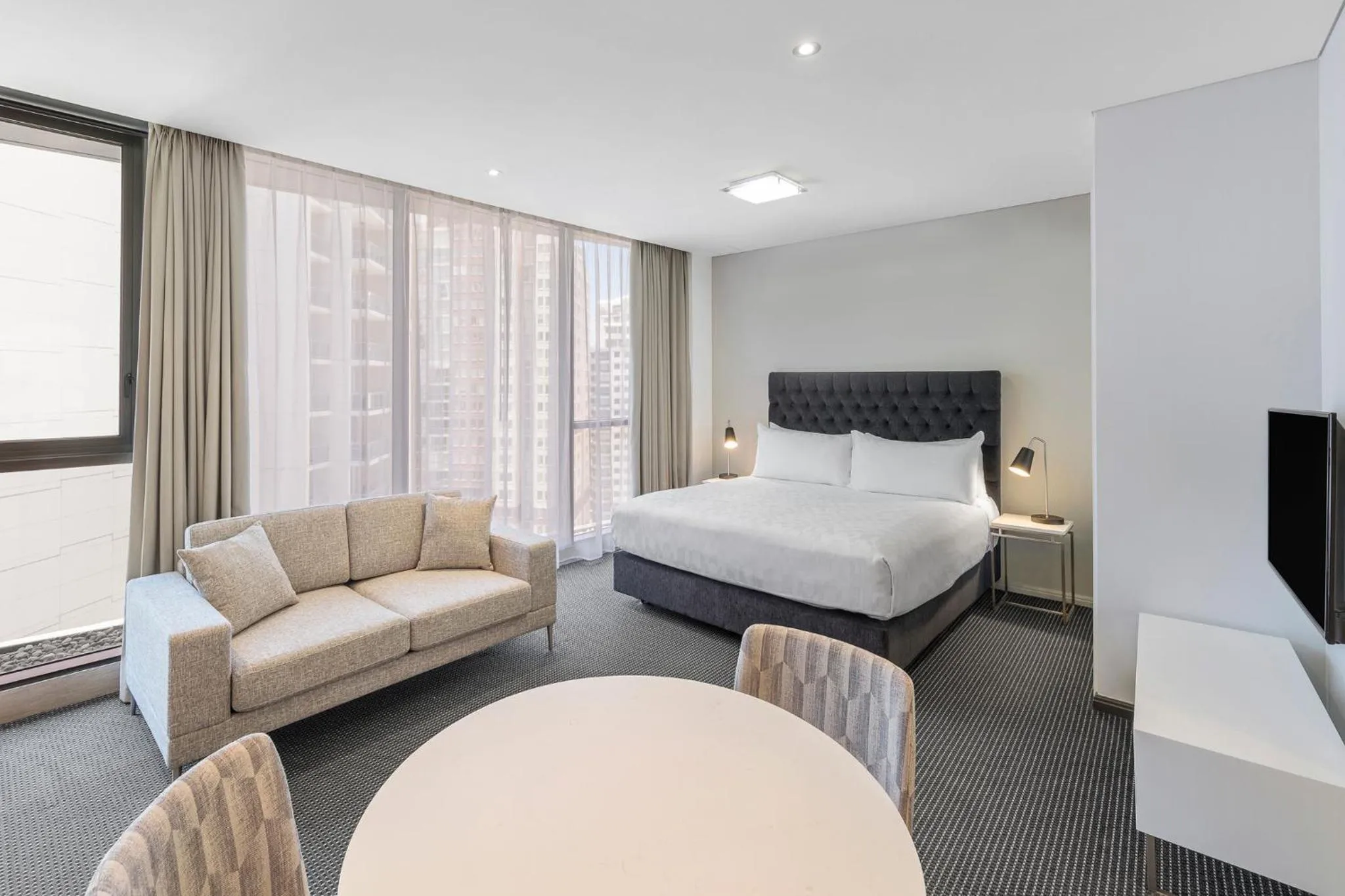 Studio Luxury Suite in Meriton Suites Campbell Street, Sydney