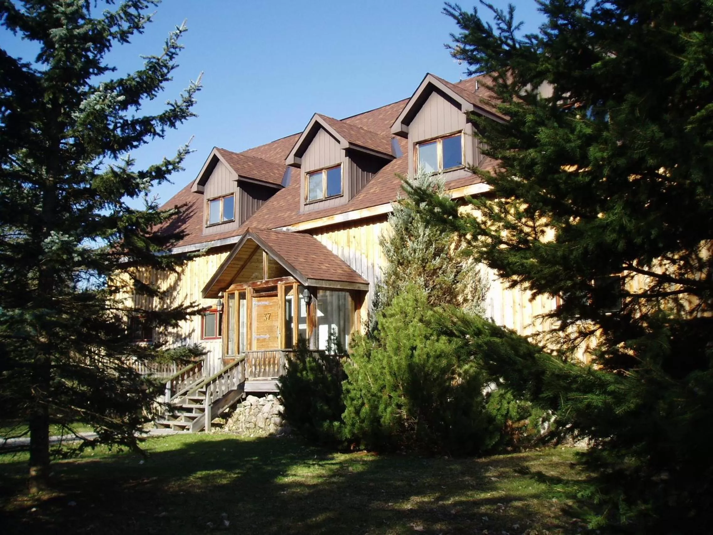 Facade/entrance, Property Building in La Grange Country Inn