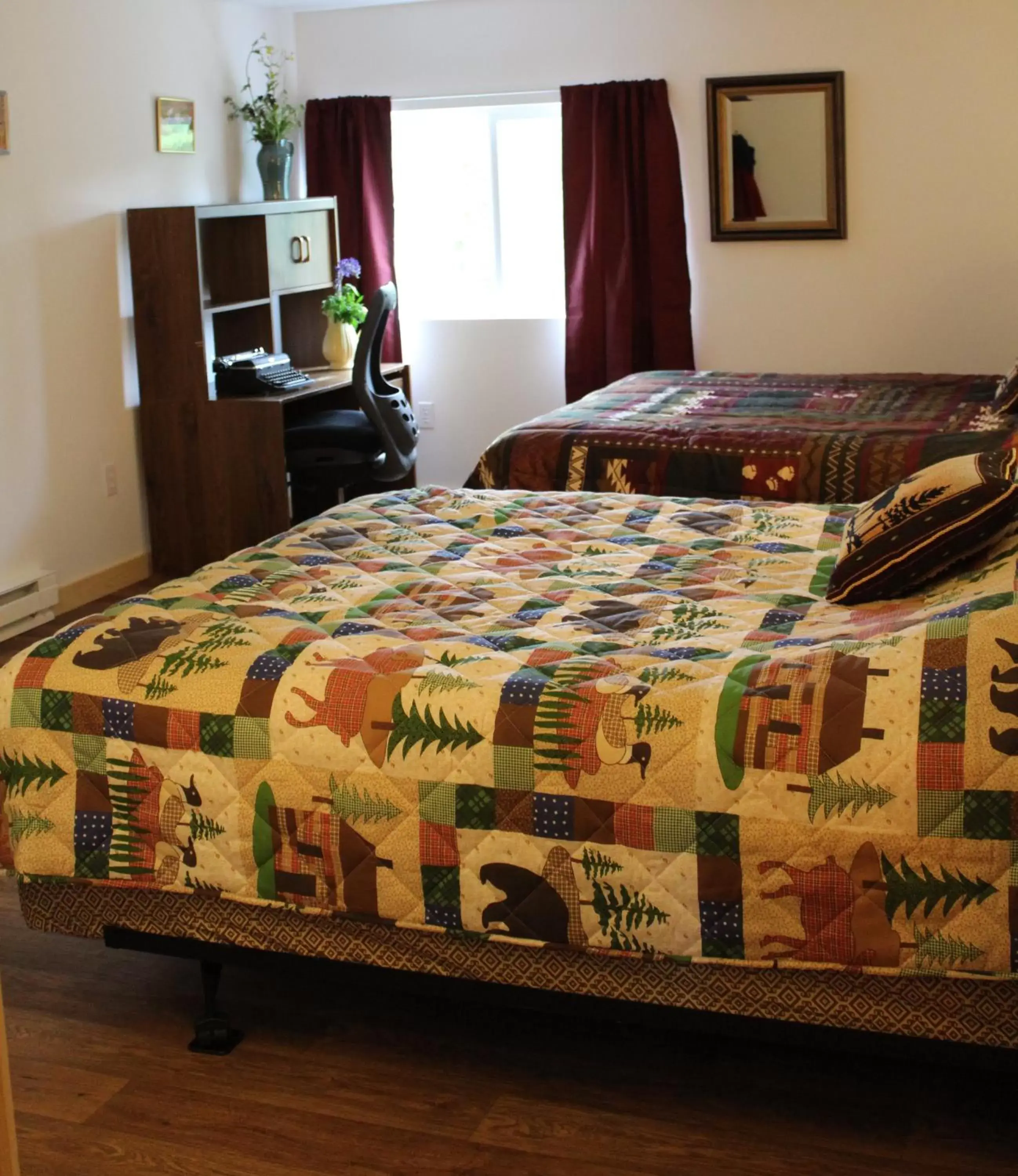 Deluxe Room in Whispering Winds Retreat B&B Deluxe Room in Whispering Winds Retreat B&B