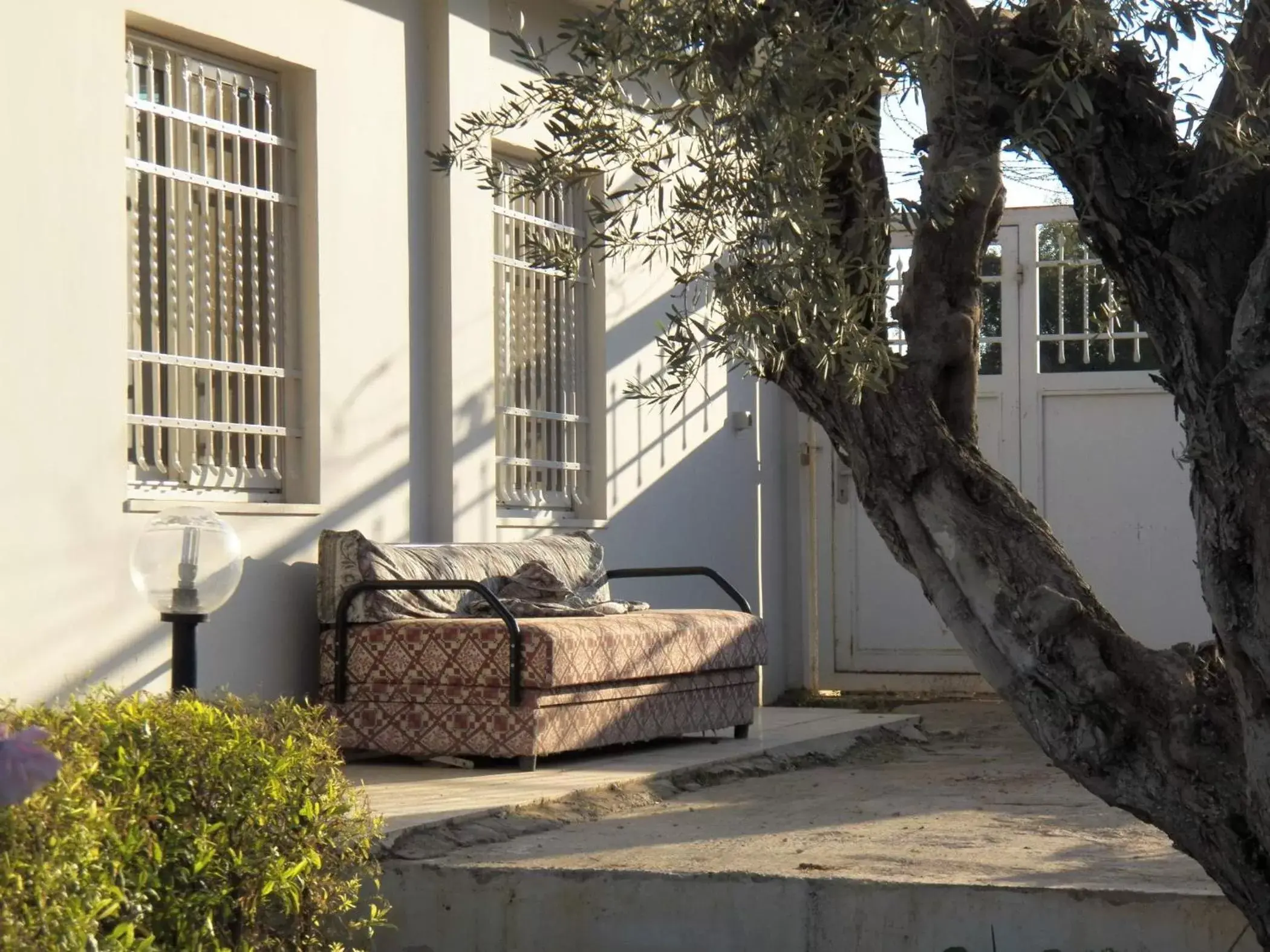 Garden Studio with Patio - single occupancy in Auberg-Inn Guesthouse Garden Studio with Patio - single occupancy in Auberg-Inn Guesthouse