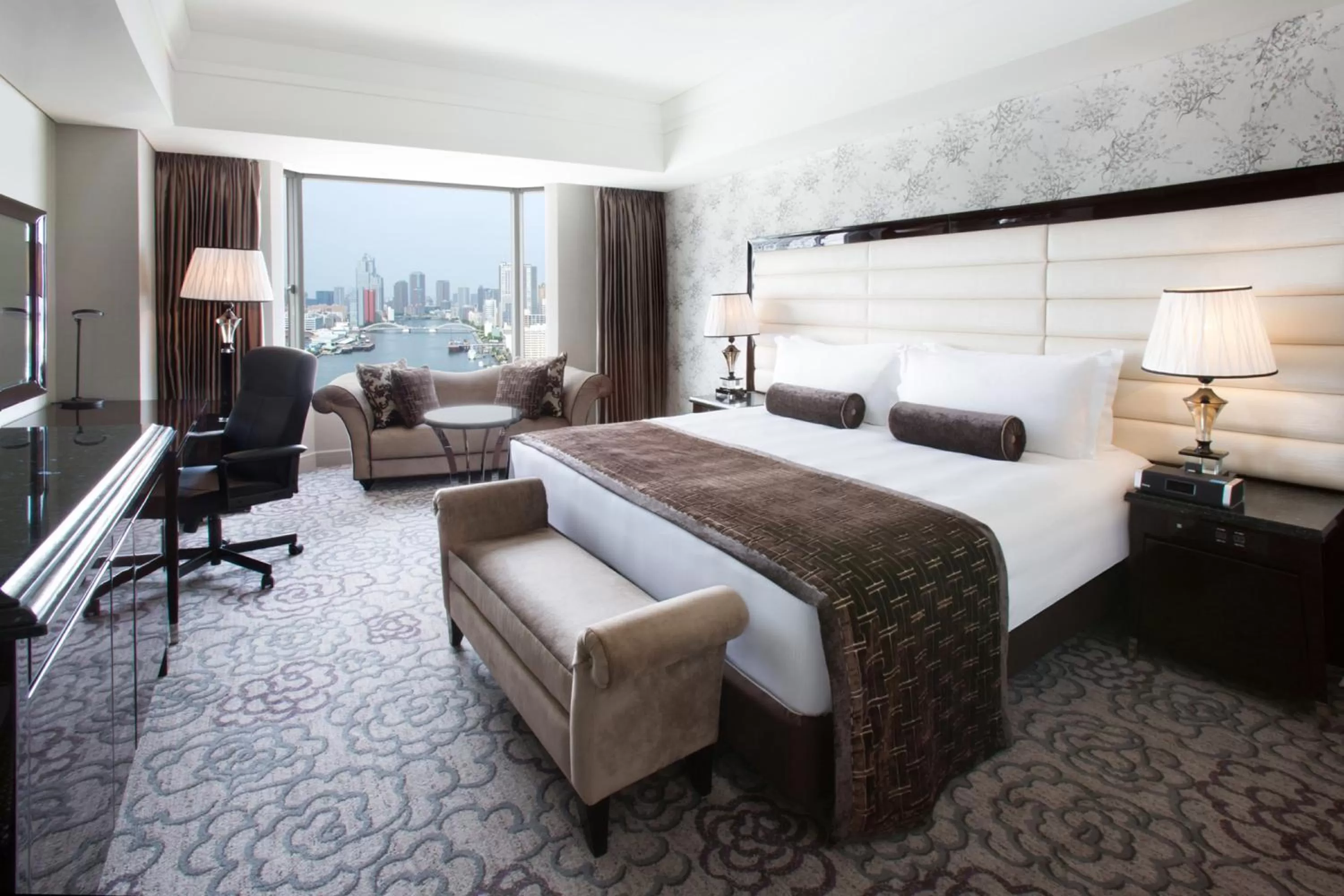Photo of the whole room, Bed in InterContinental Tokyo Bay by IHG