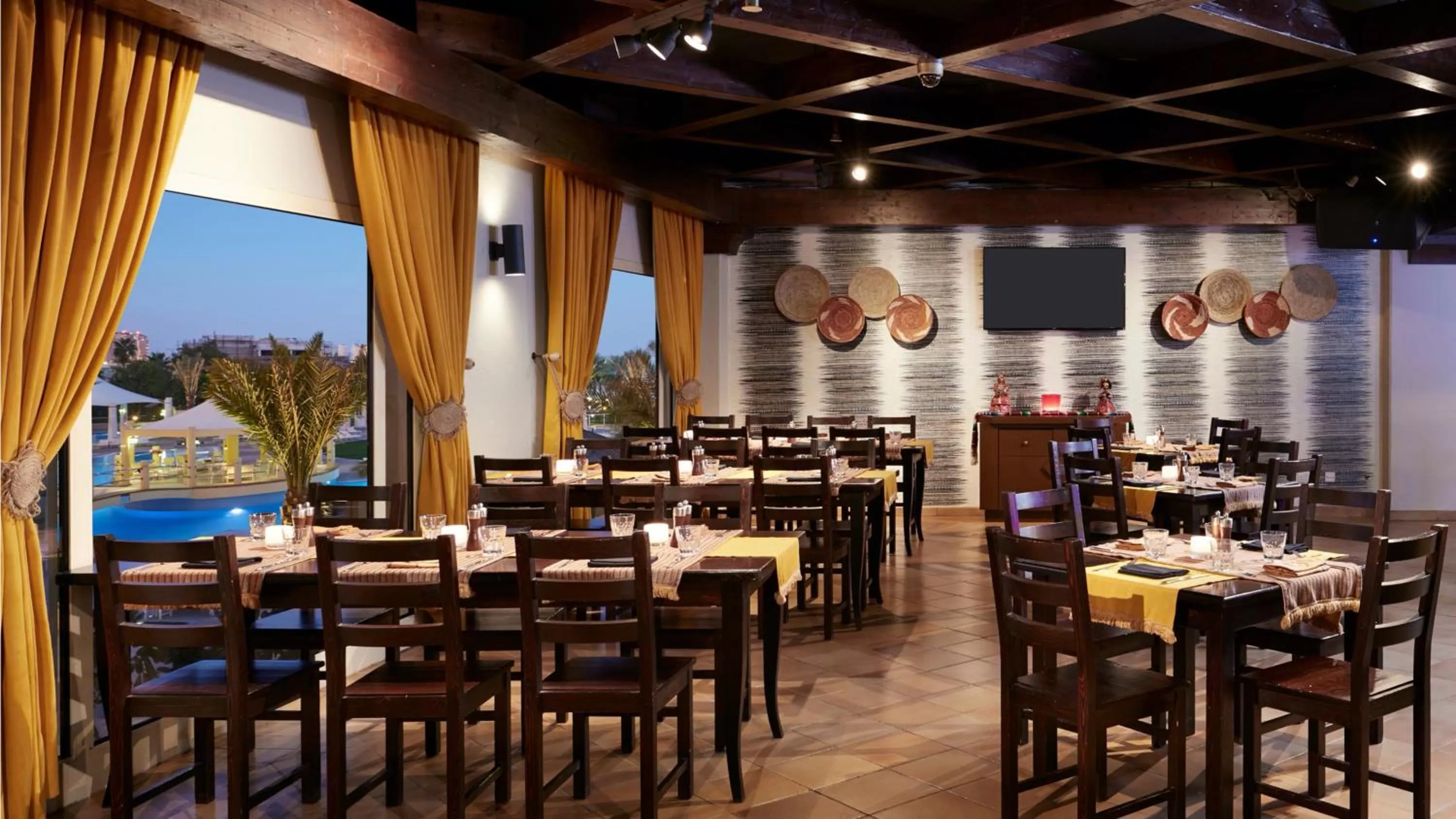 Restaurant/Places to Eat in InterContinental Doha Beach & Spa, an IHG Hotel