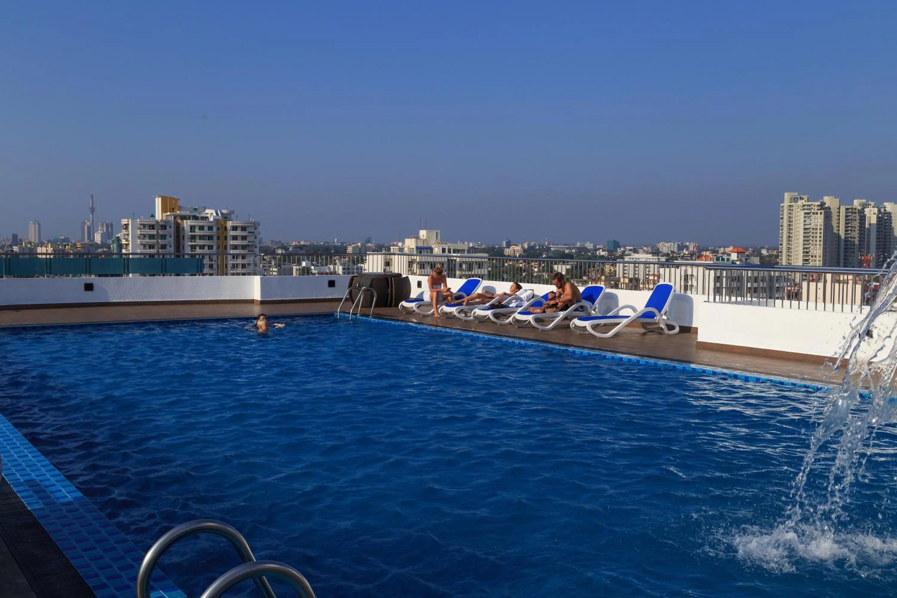 Swimming pool in Supun Arcade Residency