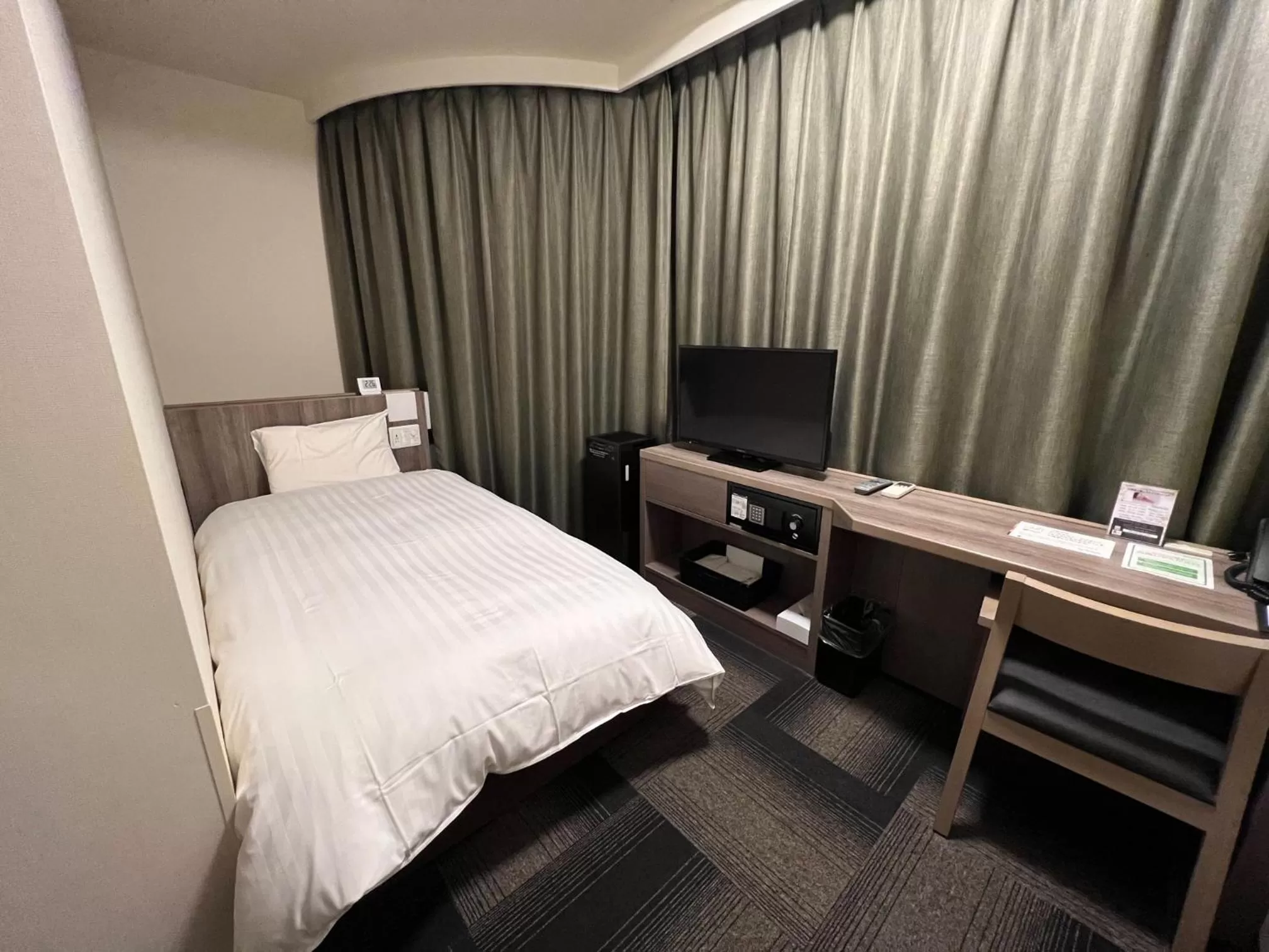 Bed in Dormy Inn Korakuen