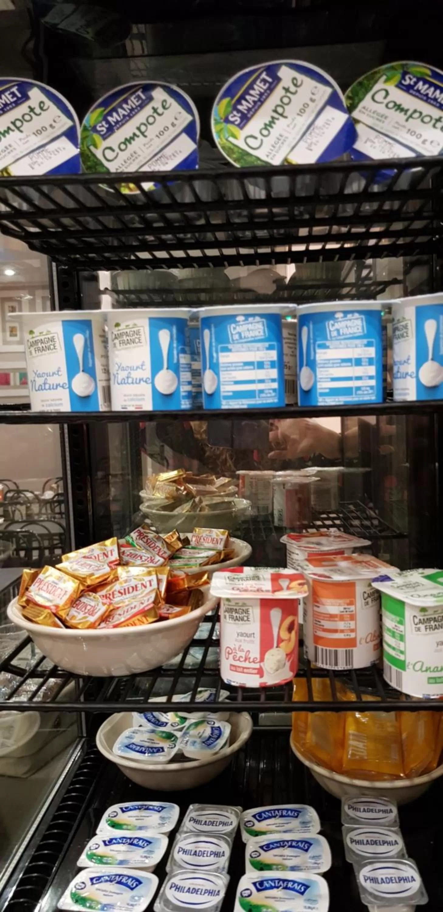 Breakfast in Hotel De La Cite Rougemont