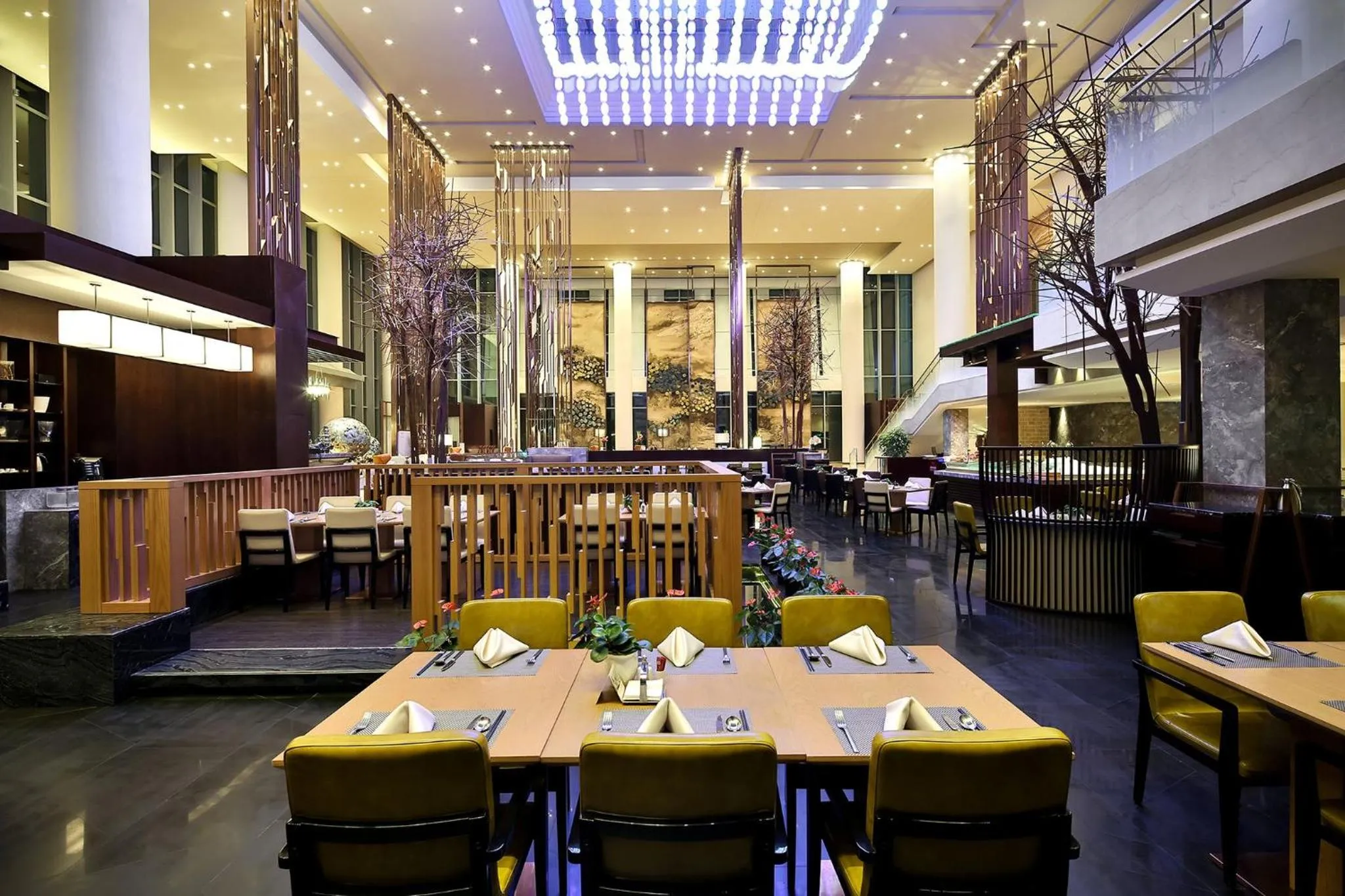 Restaurant/places to eat in Crowne Plaza Chengdu Wenjiang by IHG